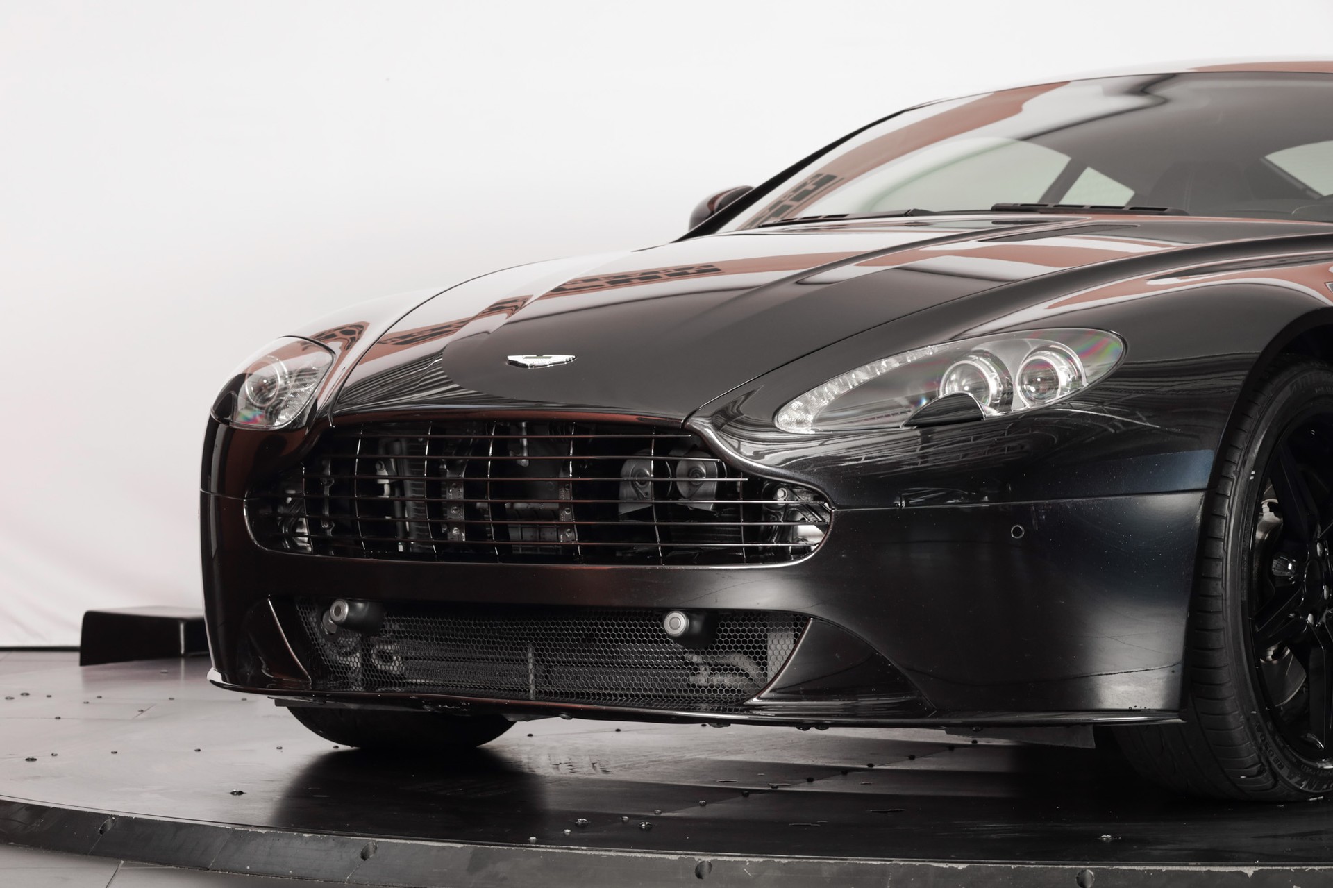 ASTON MARTIN V8 Vantage 4.7 Sportshift-image-36