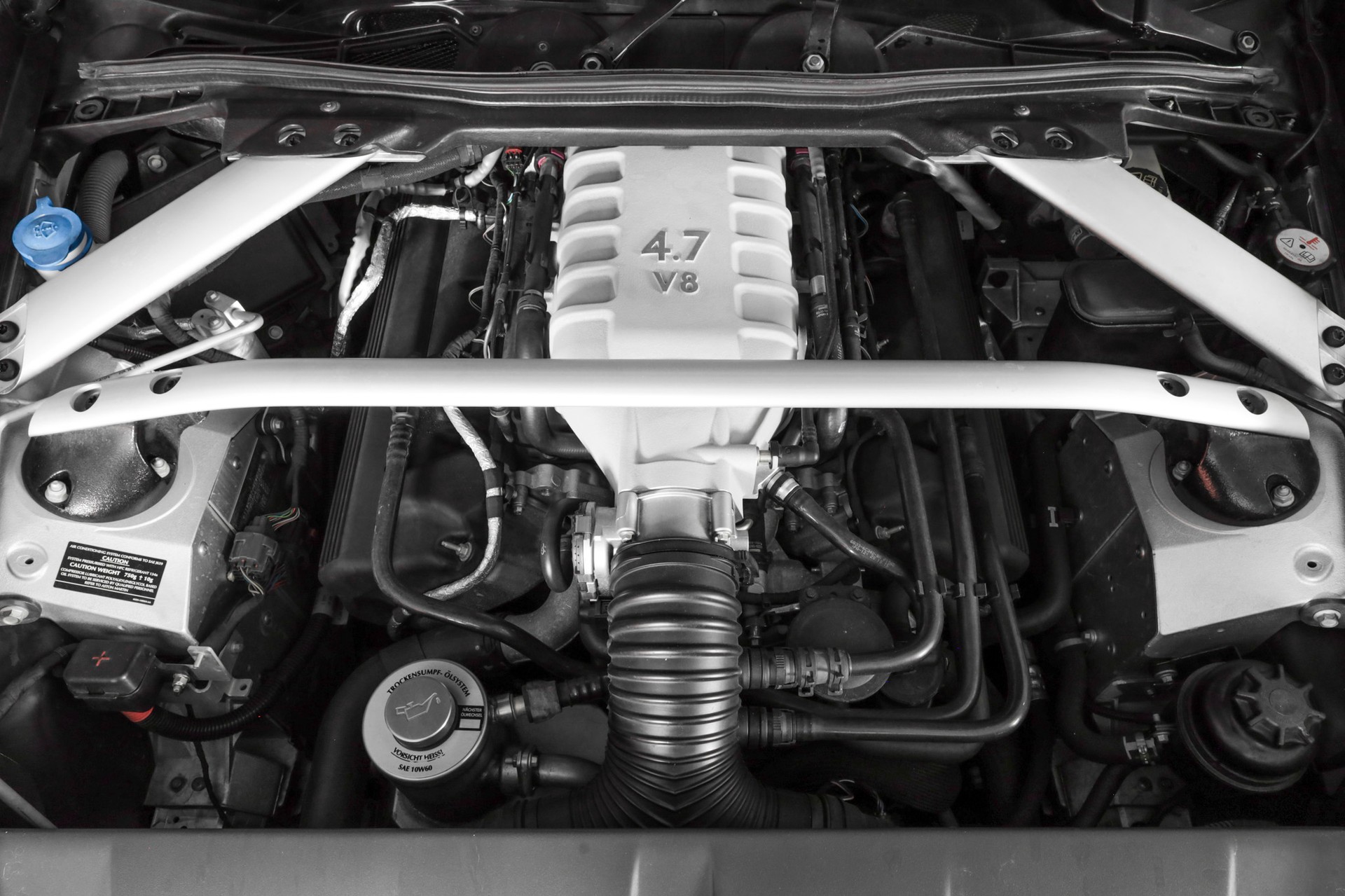 ASTON MARTIN V8 Vantage 4.7 Sportshift-image-31