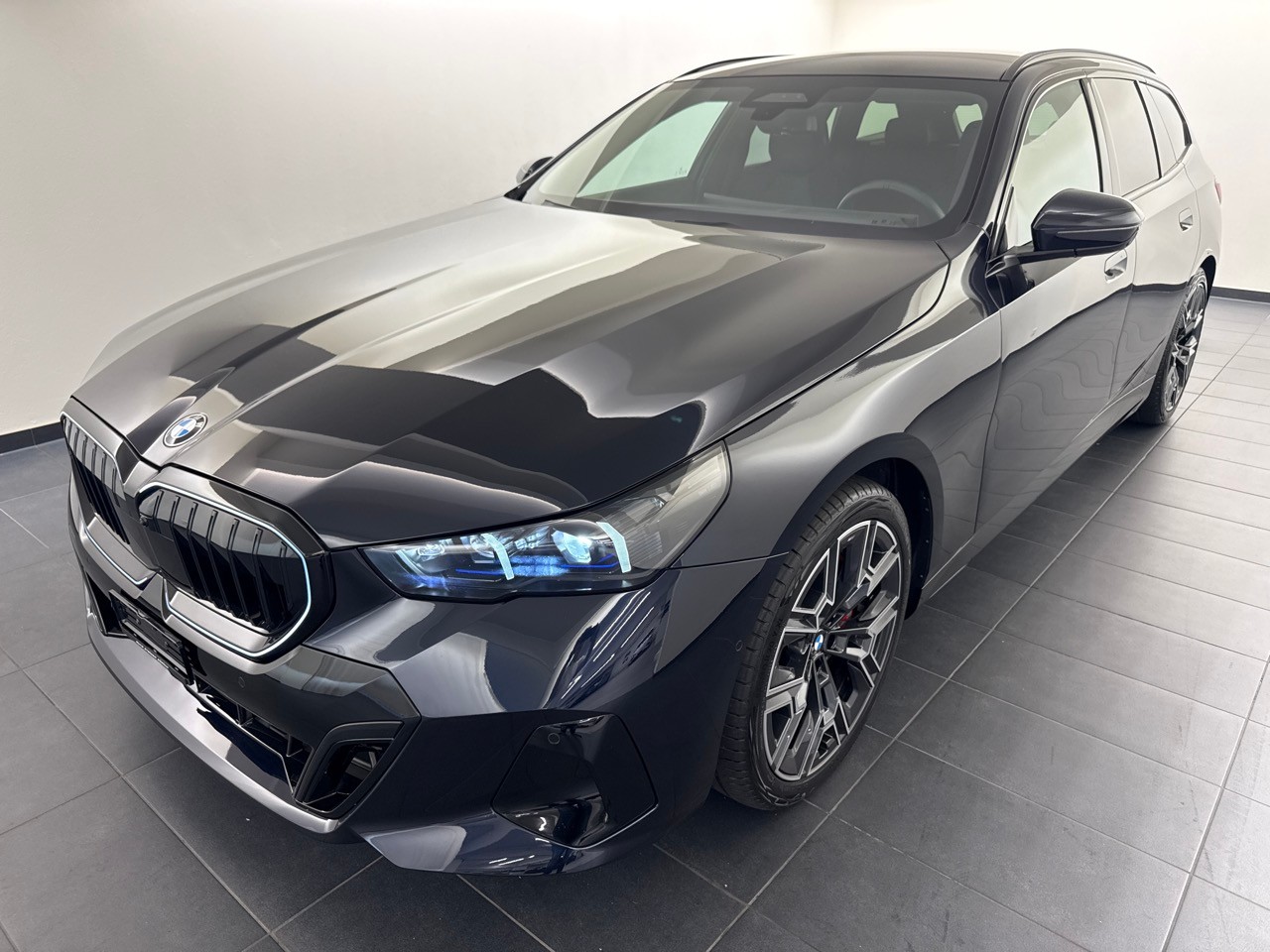 BMW 540d xDr 48V Tour M.S.Pro ''inkl. AHK & Standheizung''-image-0