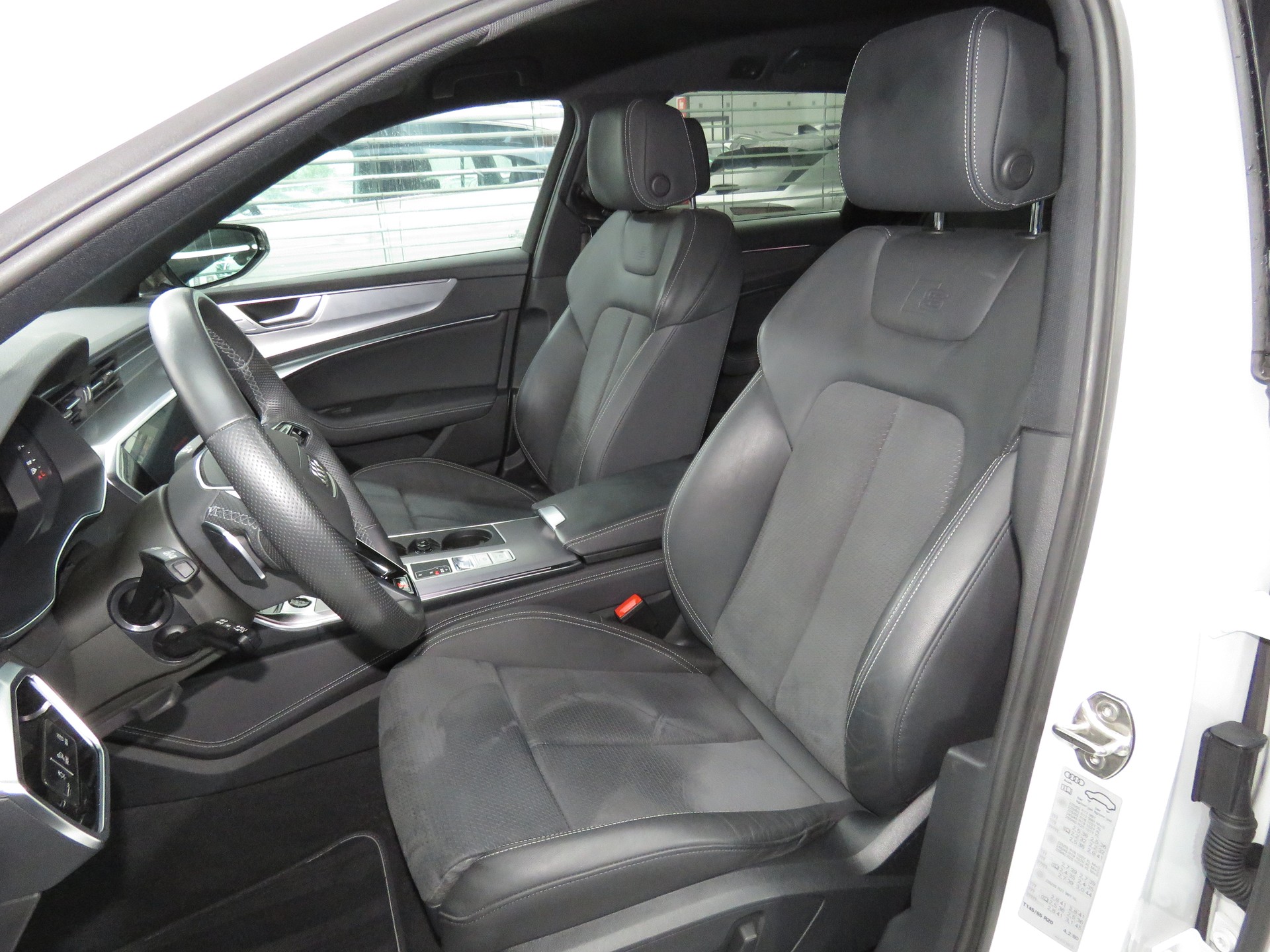 AUDI A6 Avant 40 TDI Sport Attraction Quattro S-tronic (Automat, AHK 2.0 t)-image-7