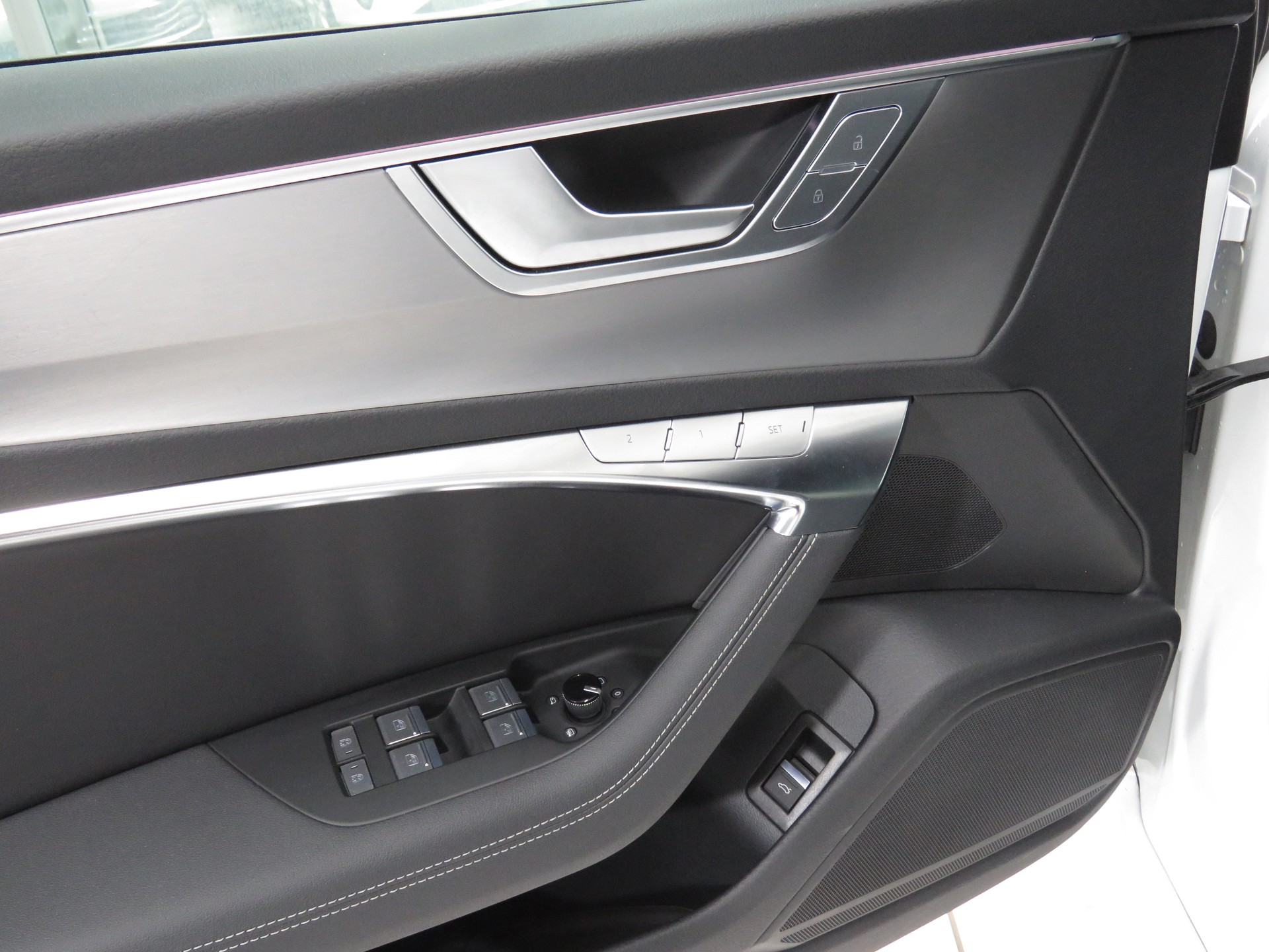 AUDI A6 Avant 40 TDI Sport Attraction Quattro S-tronic (Automat, AHK 2.0 t)-image-9