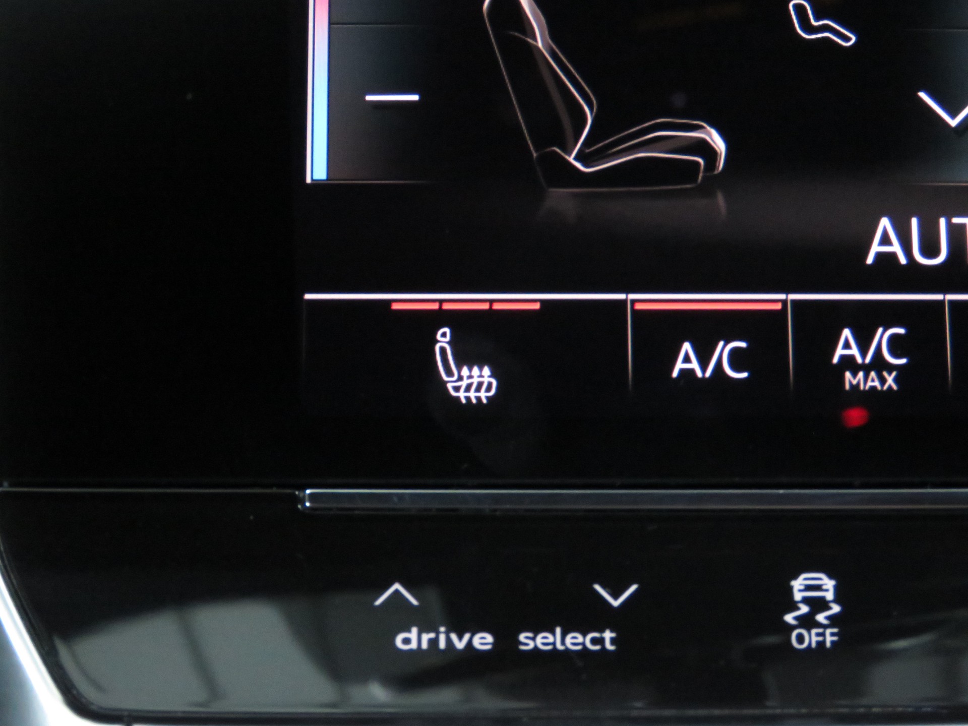 AUDI A6 Avant 40 TDI Sport Attraction Quattro S-tronic (Automat, AHK 2.0 t)-image-18