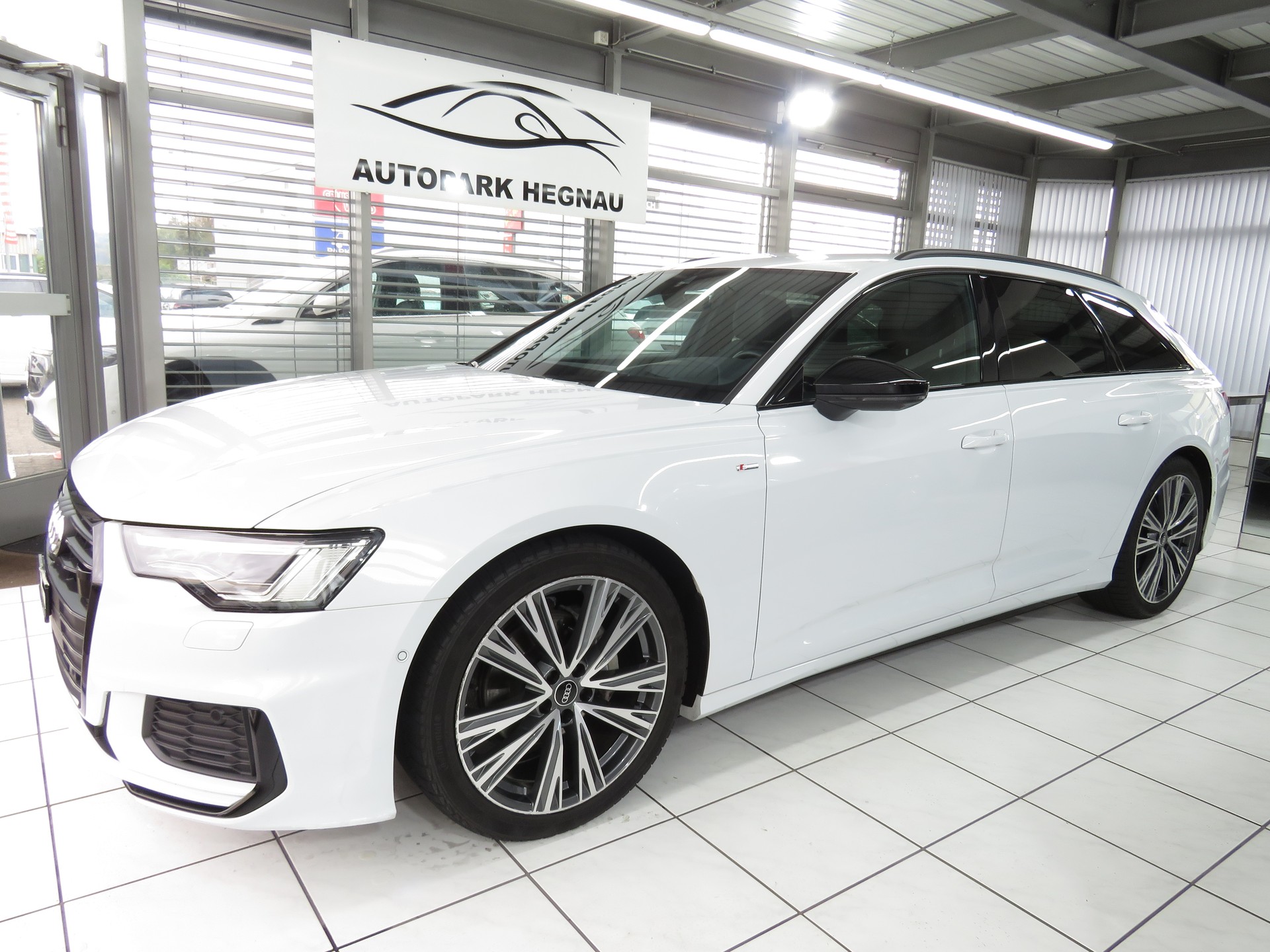 AUDI A6 Avant 40 TDI Sport Attraction Quattro S-tronic (Automat, AHK 2.0 t)-image-0