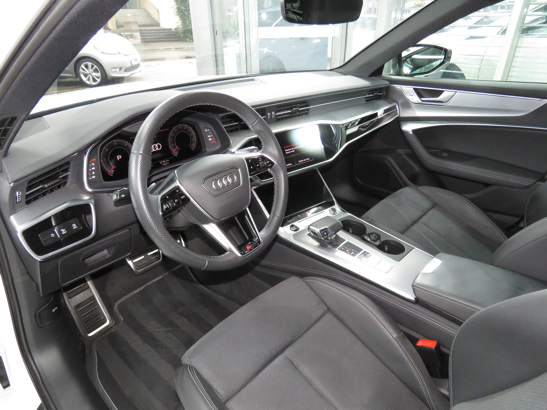 AUDI A6 Avant 40 TDI Sport Attraction Quattro S-tronic (Automat, AHK 2.0 t)-image-6