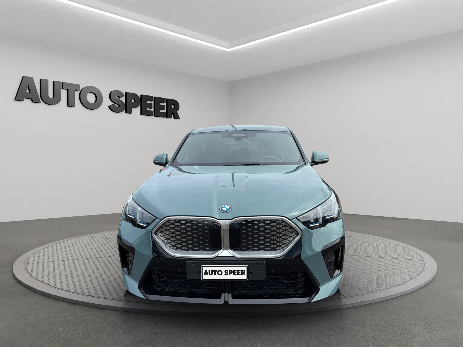 BMW iX2 xDrive30 M Sport | Elektro | Panorama | Driving Assist Pro | CH Schweizer Fahrzeug - Werksgarantie und Gratisservice-image-4