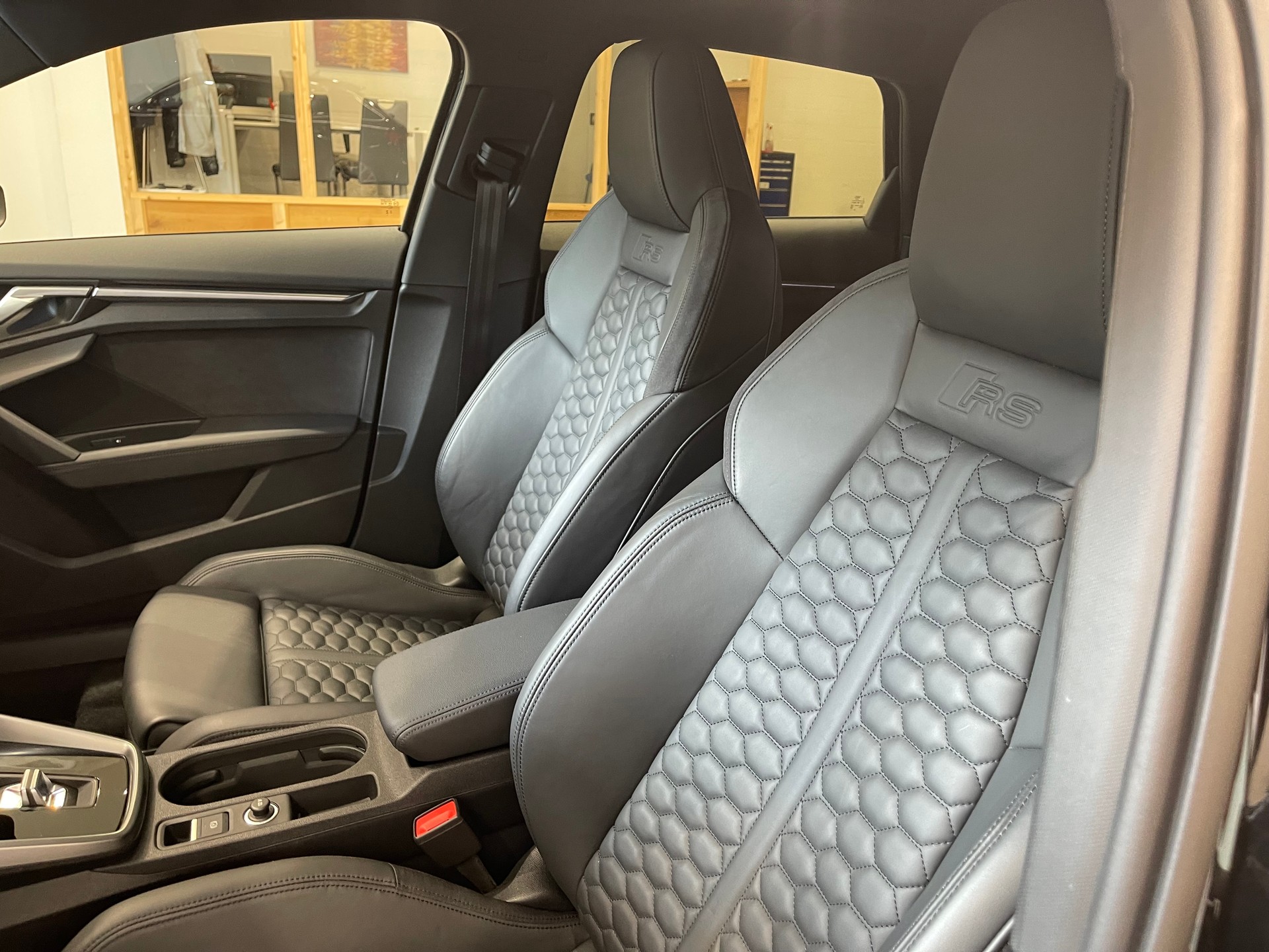 AUDI RS3 Sportback 2.5 TSI quattro S-tronic-image-7