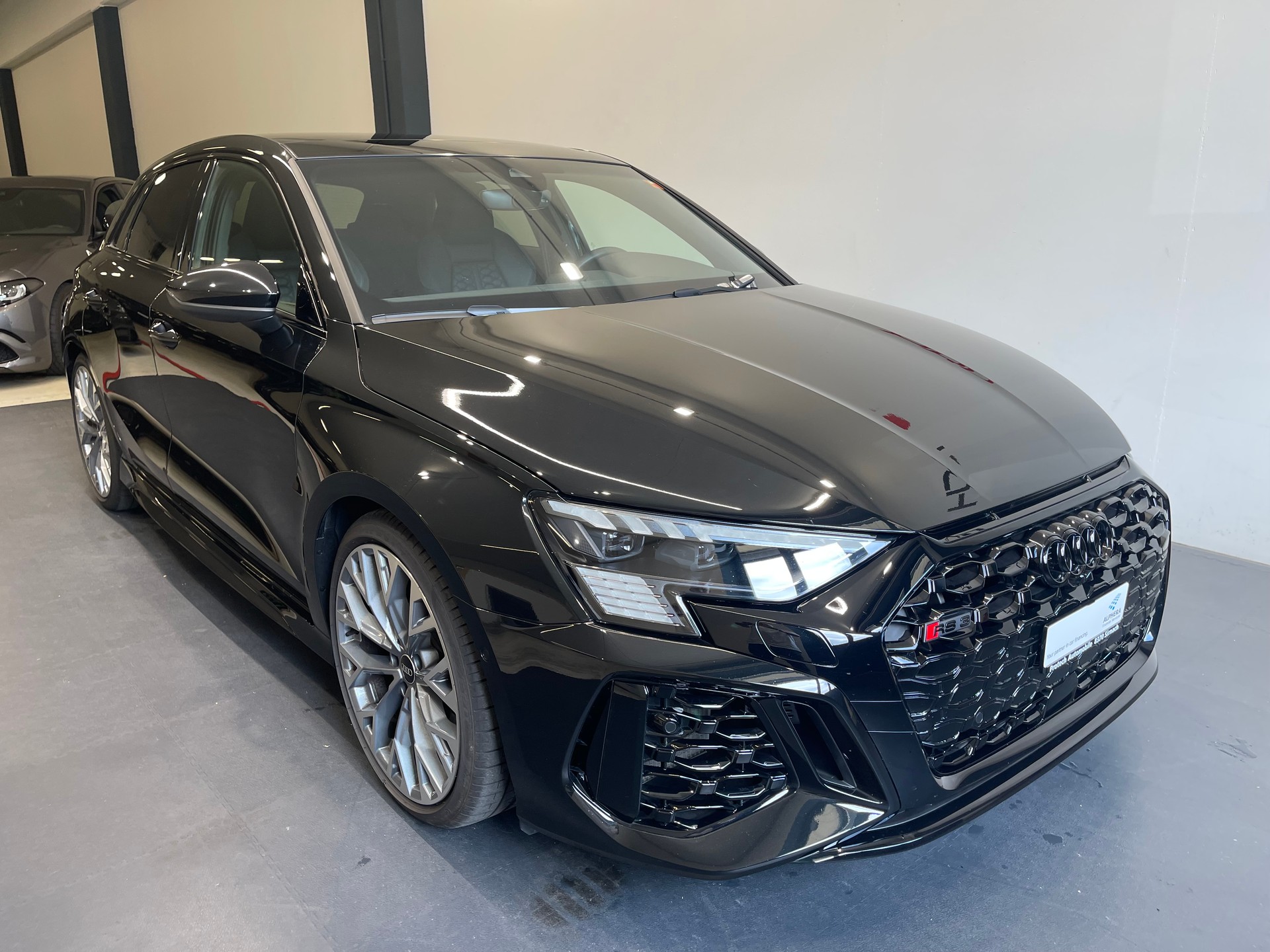 AUDI RS3 Sportback 2.5 TSI quattro S-tronic-image-1