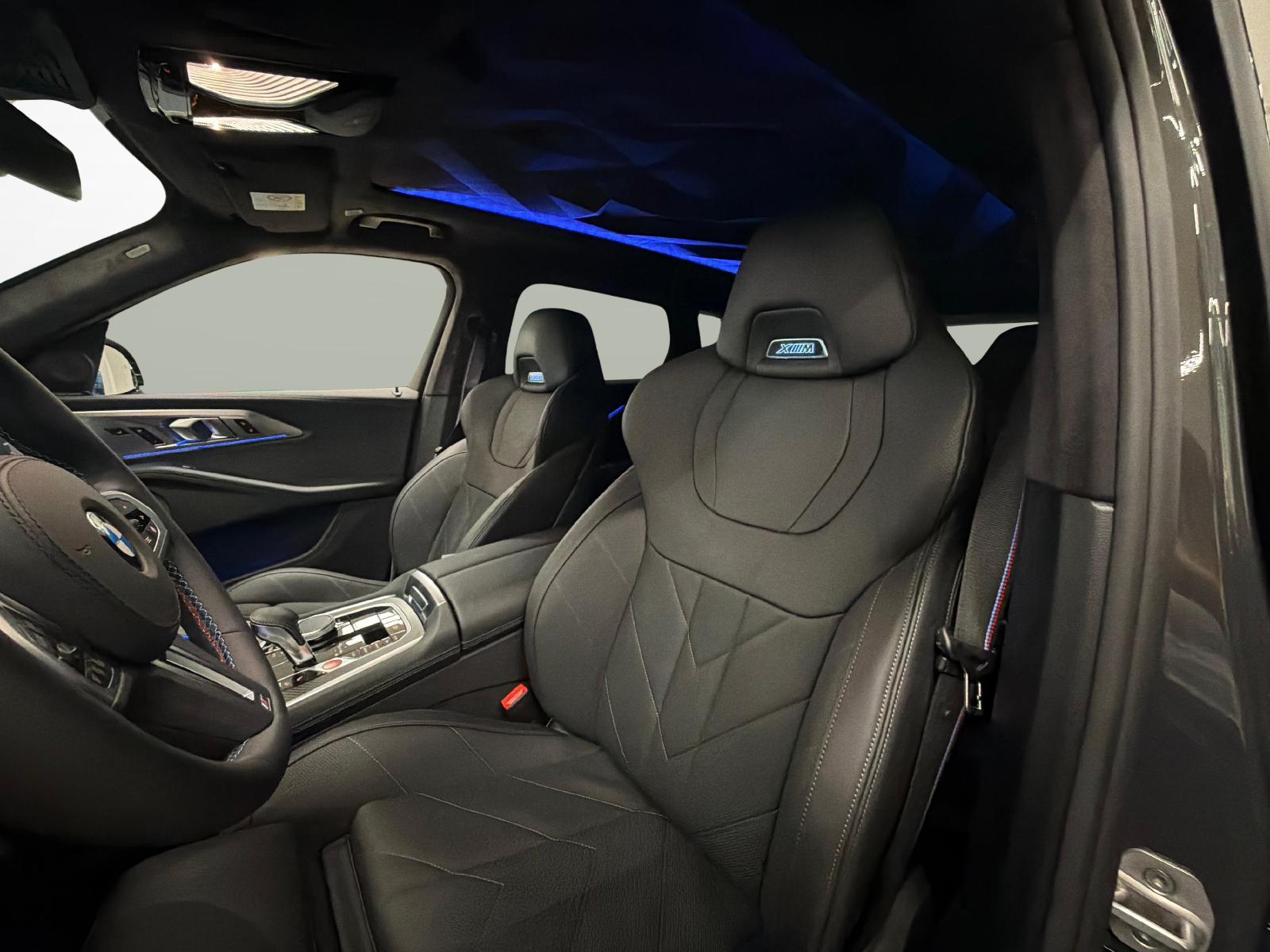 BMW XM 50e Plug-in Hybrid-image-10