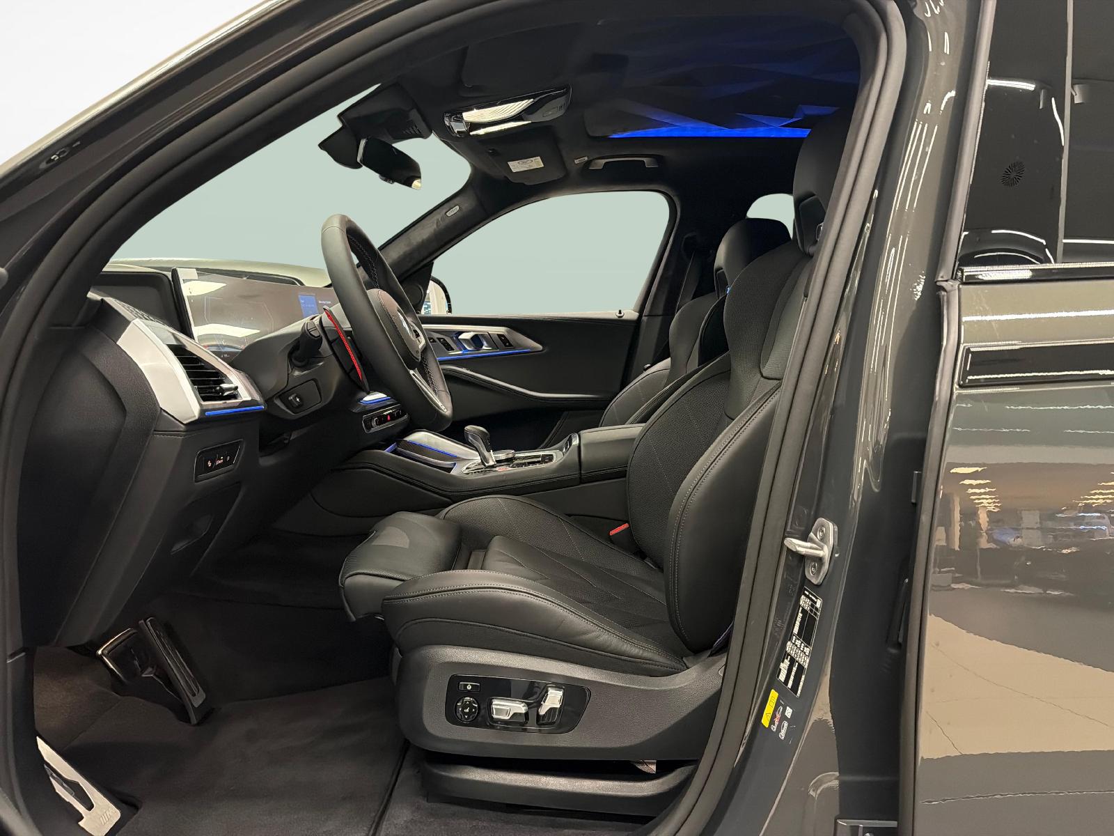 BMW XM 50e Plug-in Hybrid-image-9