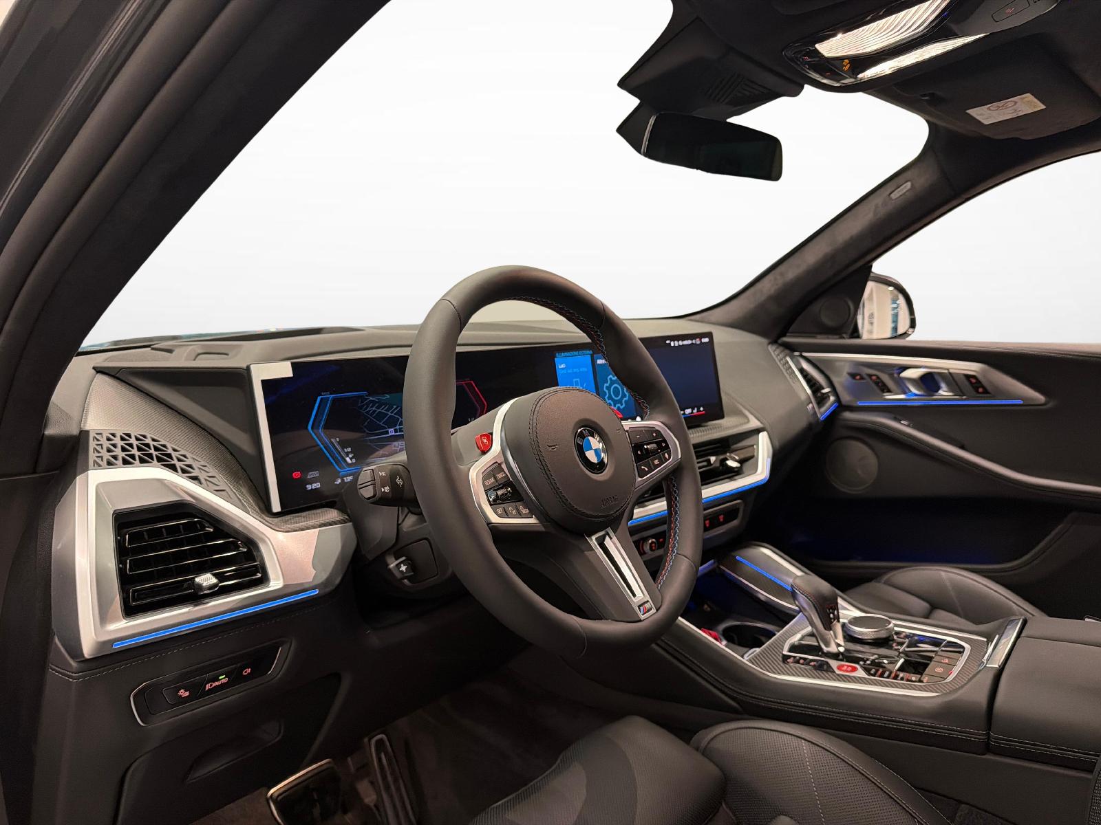 BMW XM 50e Plug-in Hybrid-image-11