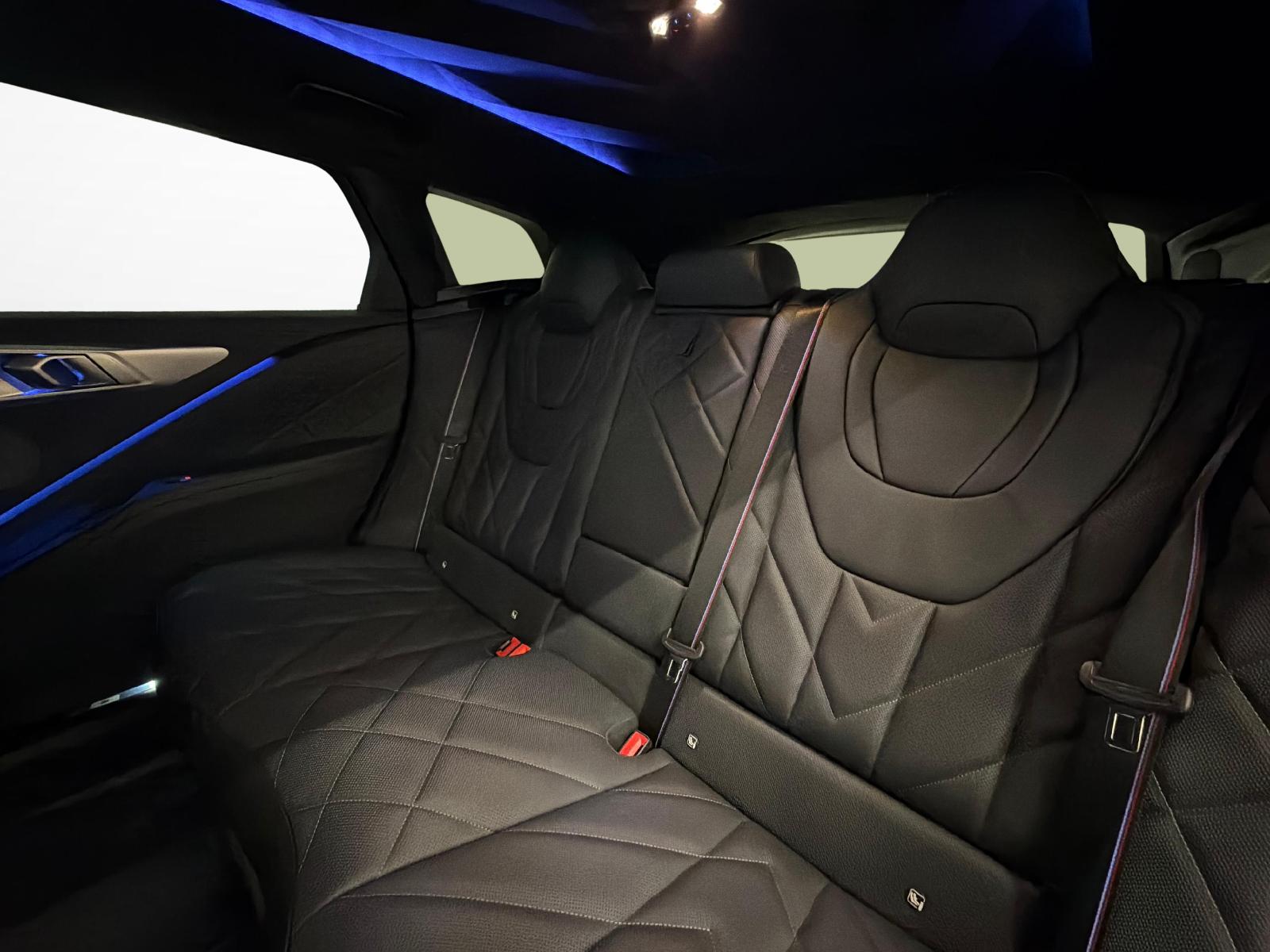BMW XM 50e Plug-in Hybrid-image-17