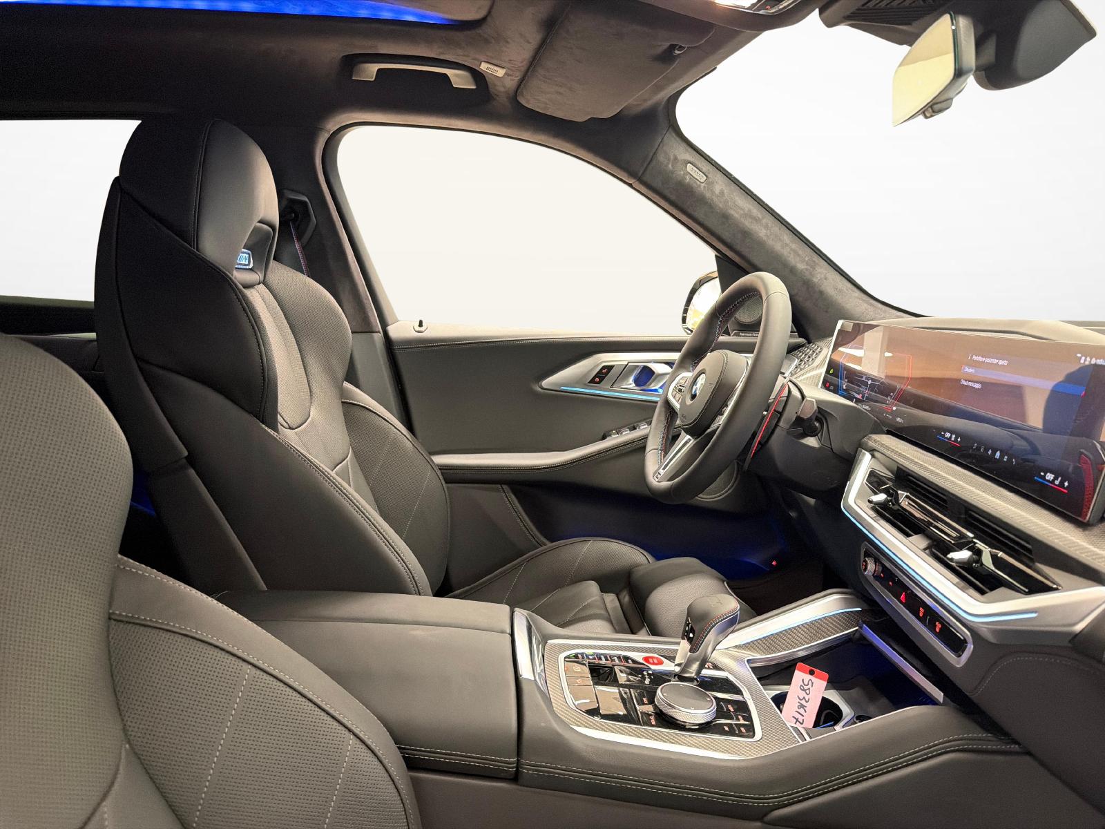 BMW XM 50e Plug-in Hybrid-image-16