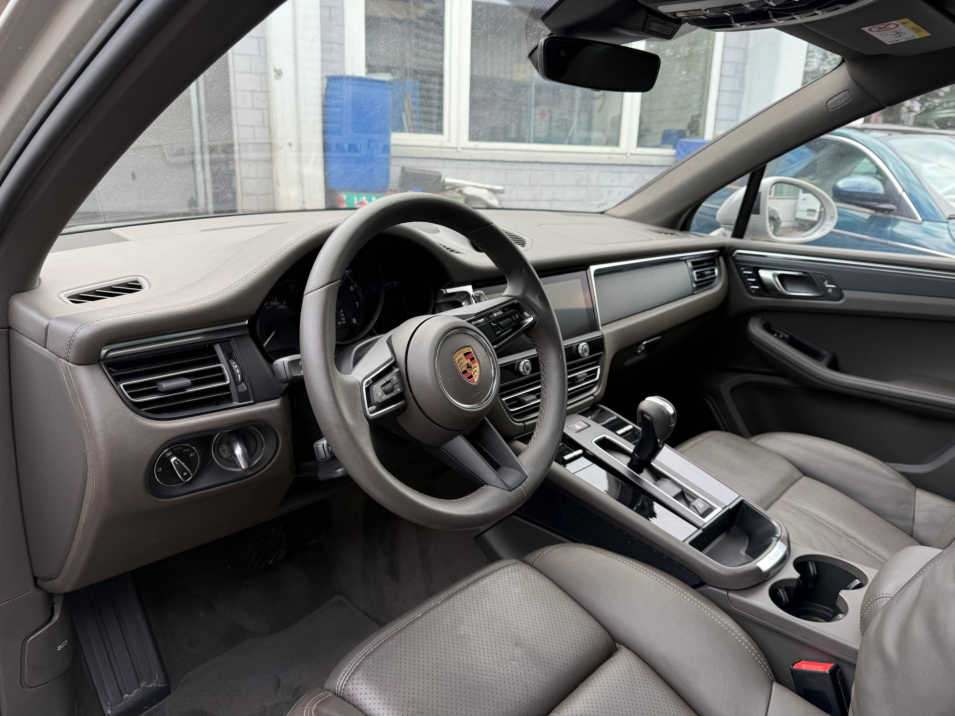 PORSCHE Macan T PDK-image-5