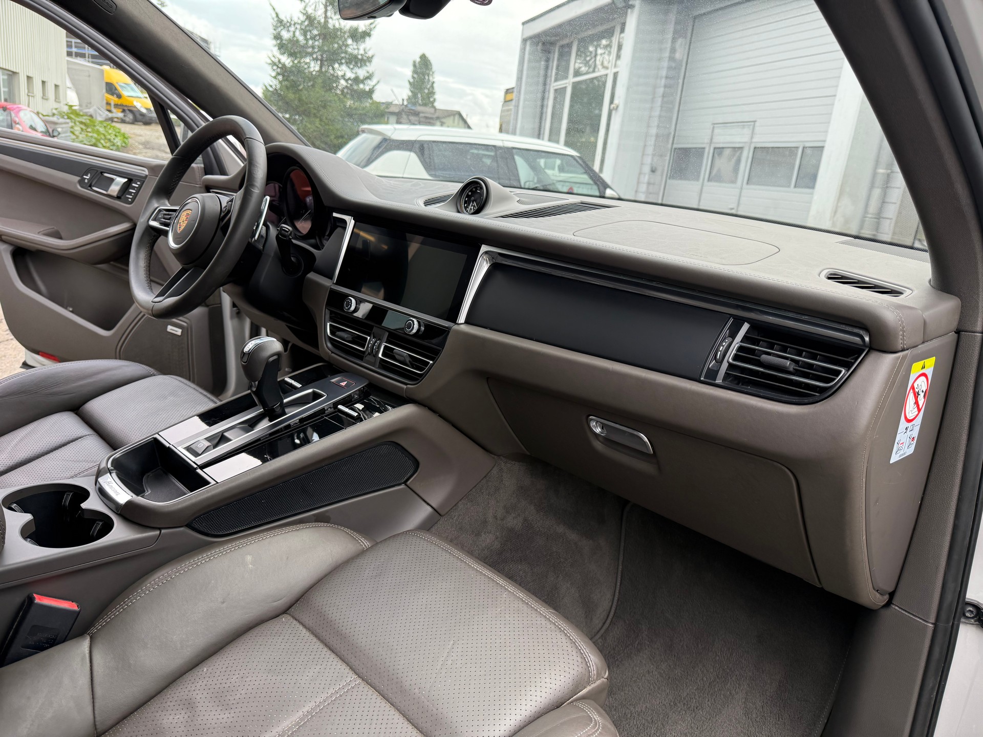 PORSCHE Macan T PDK-image-6