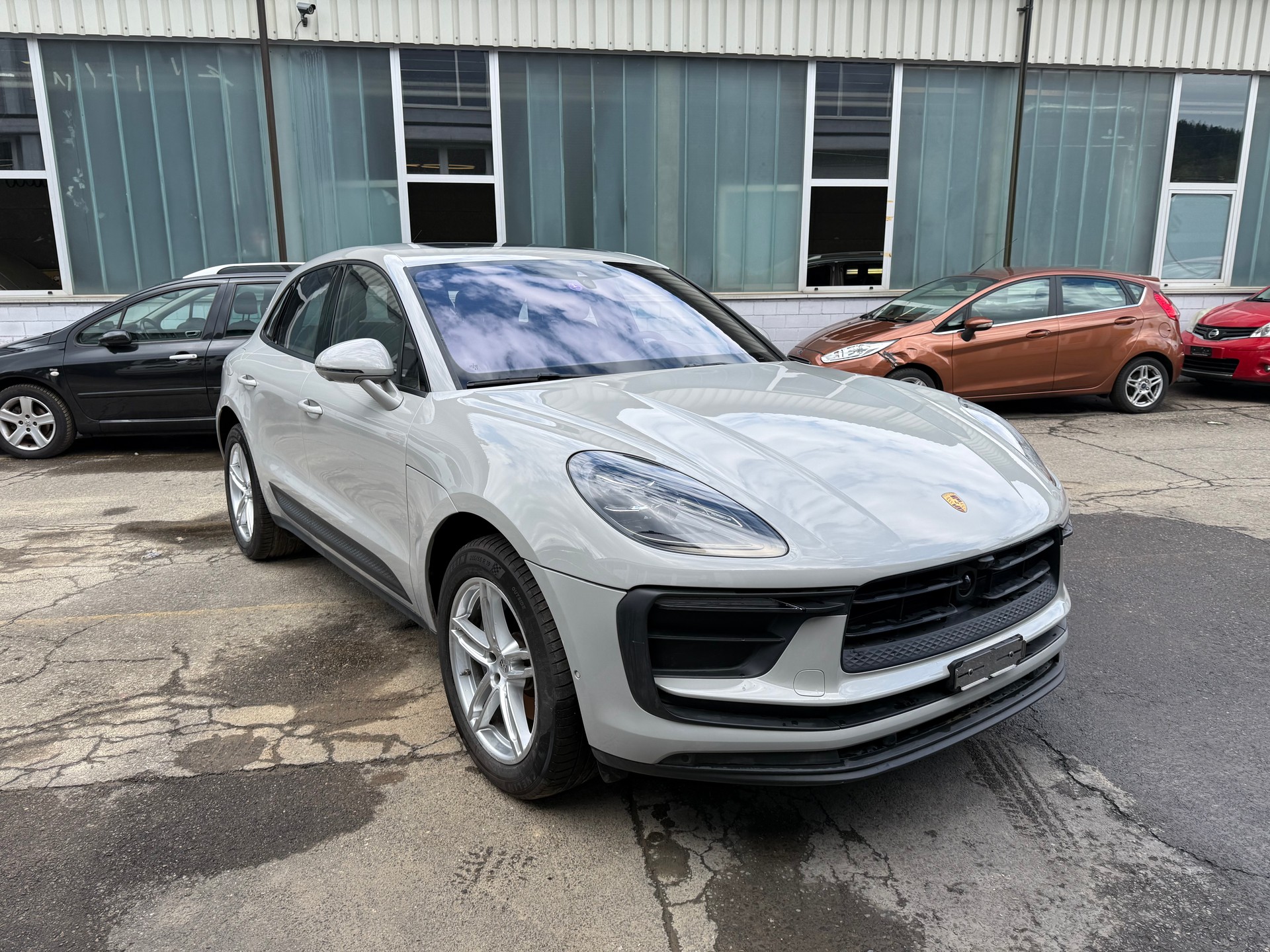PORSCHE Macan T PDK-image-1