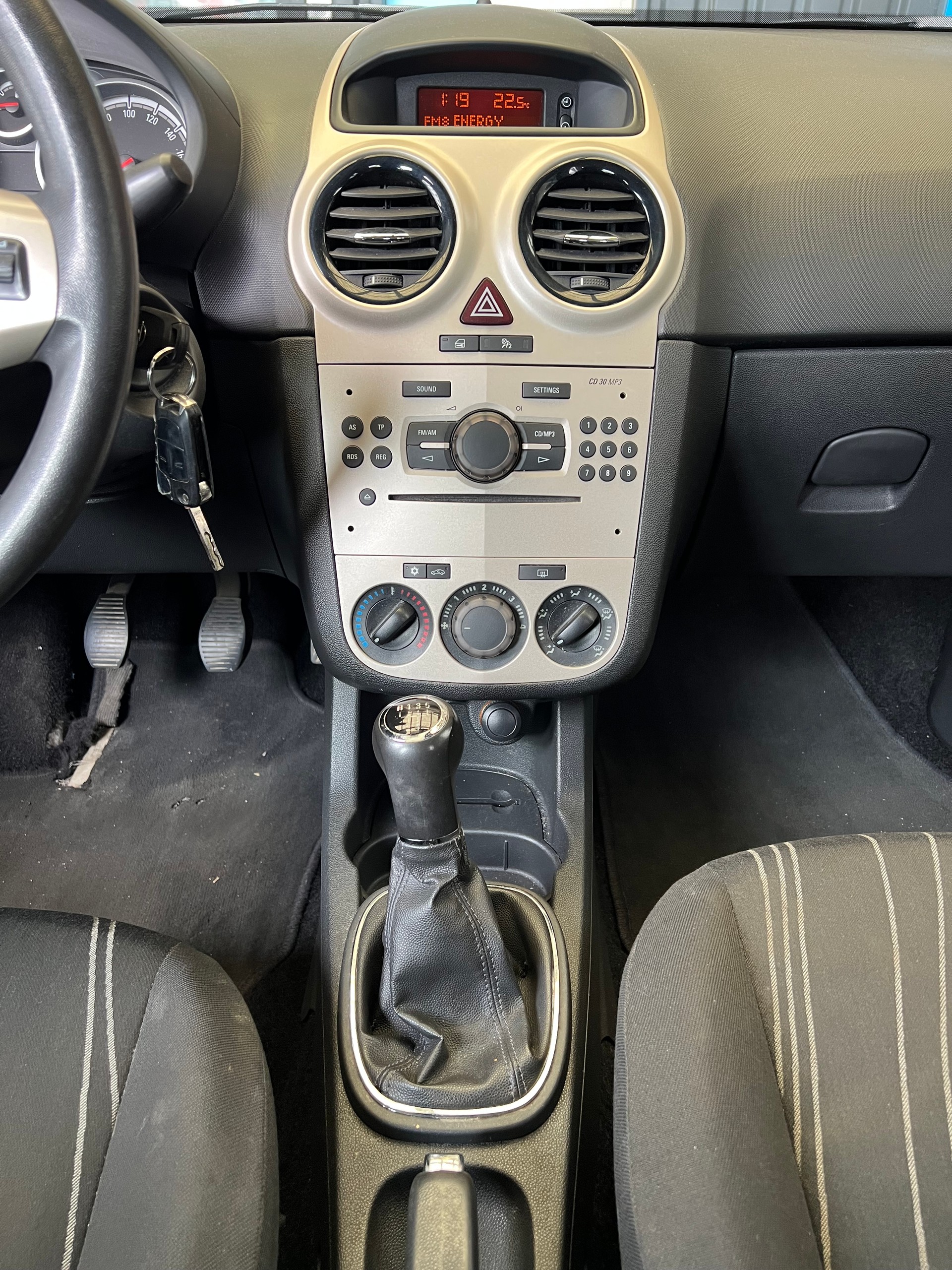 OPEL Corsa 1.4 TP Enjoy-image-5