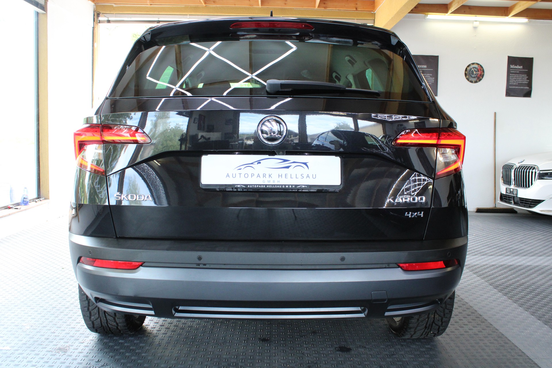 SKODA Karoq 2.0 TDI CR Style 4x4 DSG-image-6
