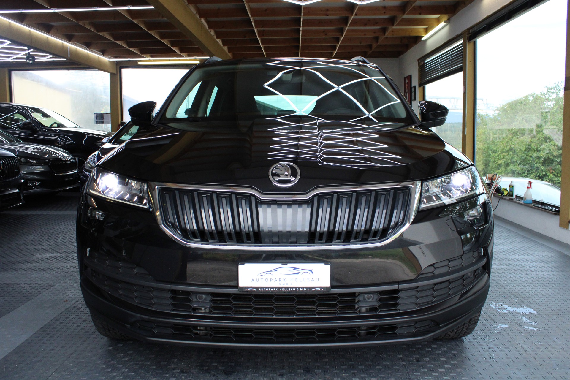 SKODA Karoq 2.0 TDI CR Style 4x4 DSG-image-1