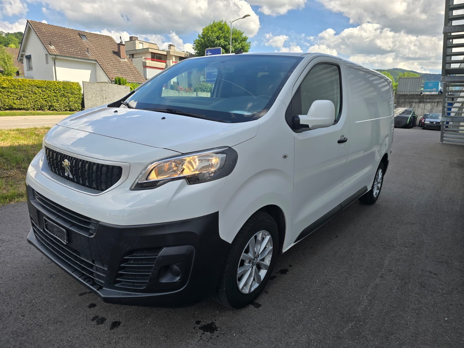 PEUGEOT Expert 2.0 BlueHDi 120 Active Standard-image-2
