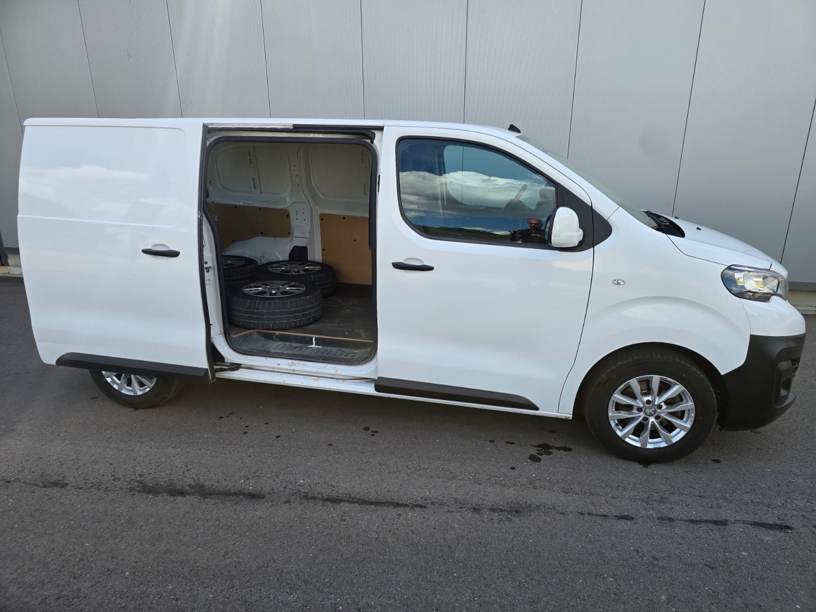 PEUGEOT Expert 2.0 BlueHDi 120 Active Standard-image-1