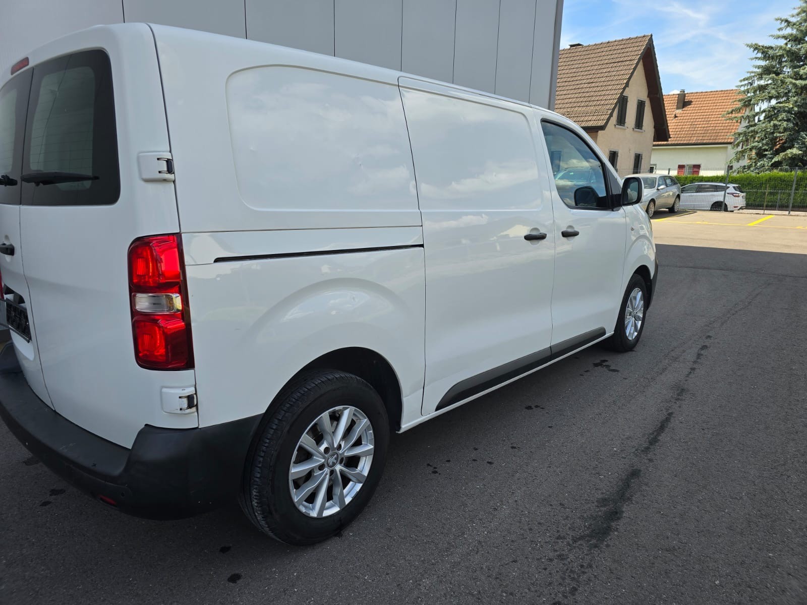 PEUGEOT Expert 2.0 BlueHDi 120 Active Standard-image-4