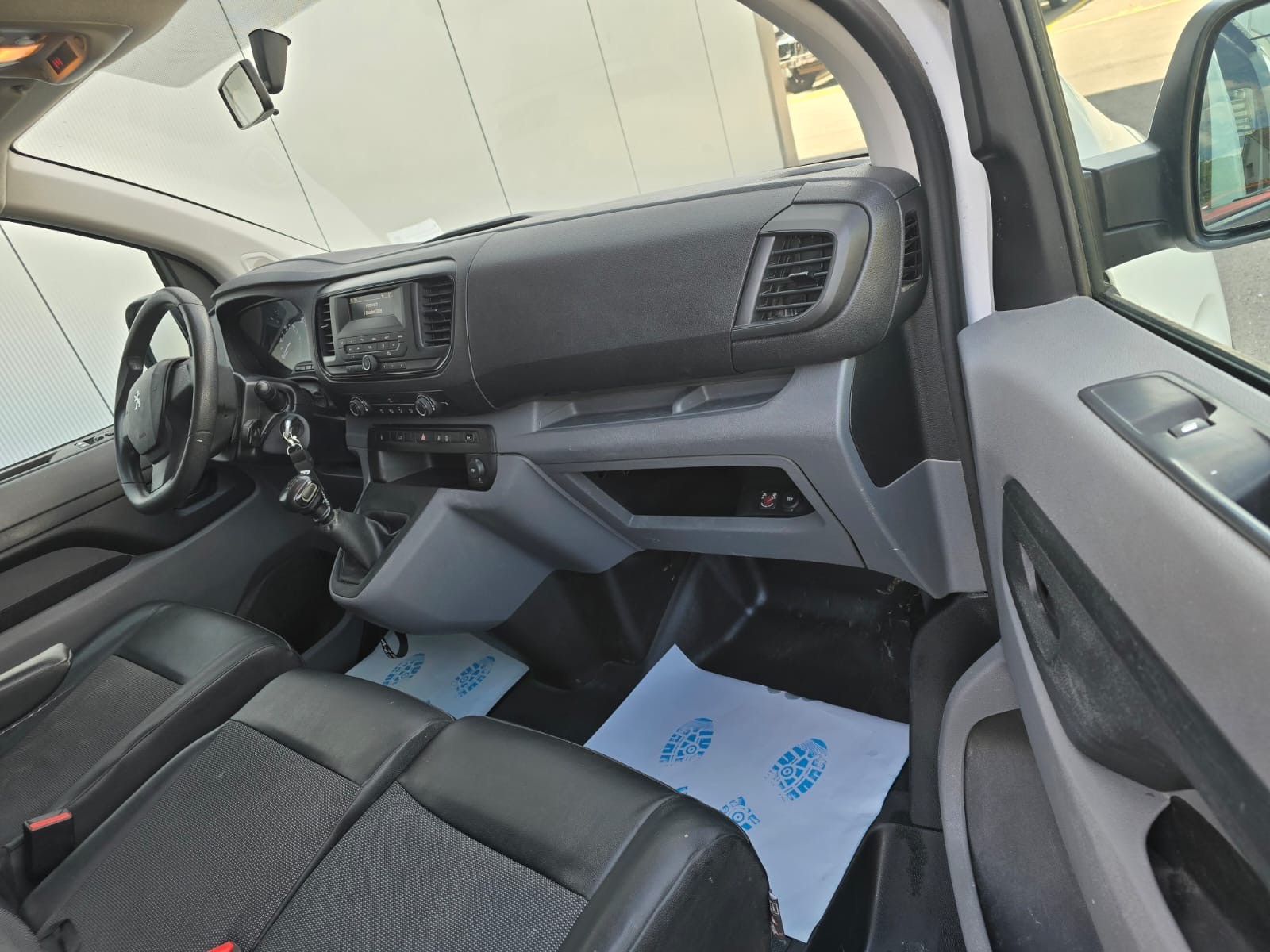 PEUGEOT Expert 2.0 BlueHDi 120 Active Standard-image-10