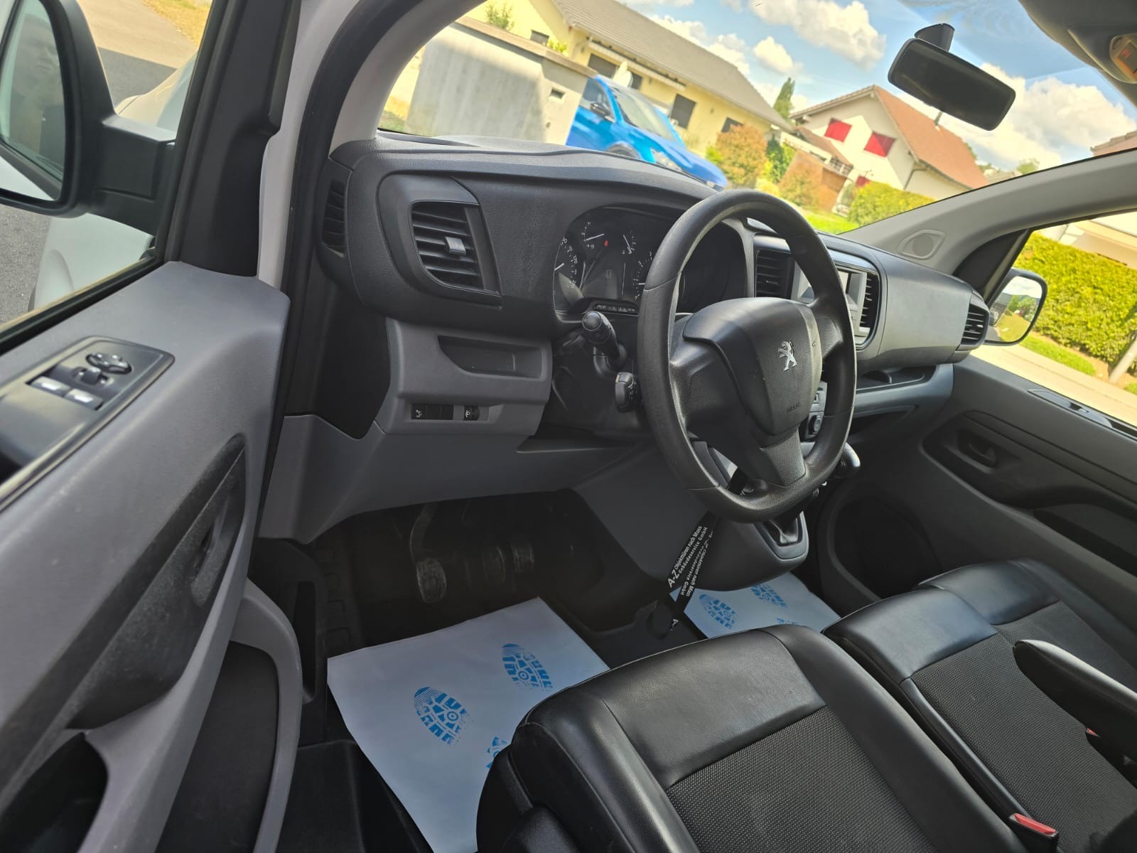 PEUGEOT Expert 2.0 BlueHDi 120 Active Standard-image-6