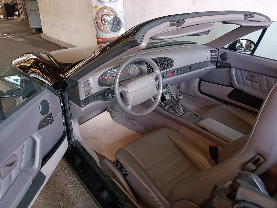 PORSCHE 968 Cabrio-image-8