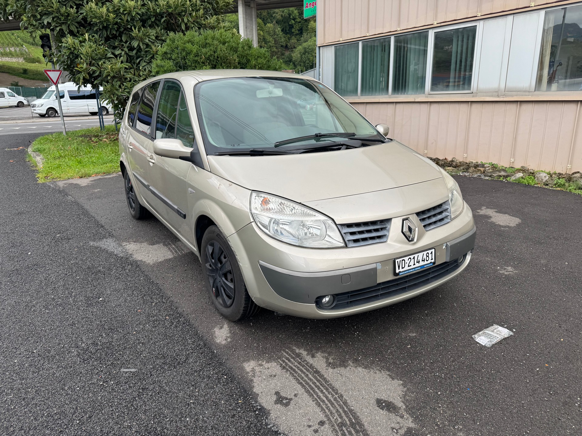 RENAULT SCENIC-image-1