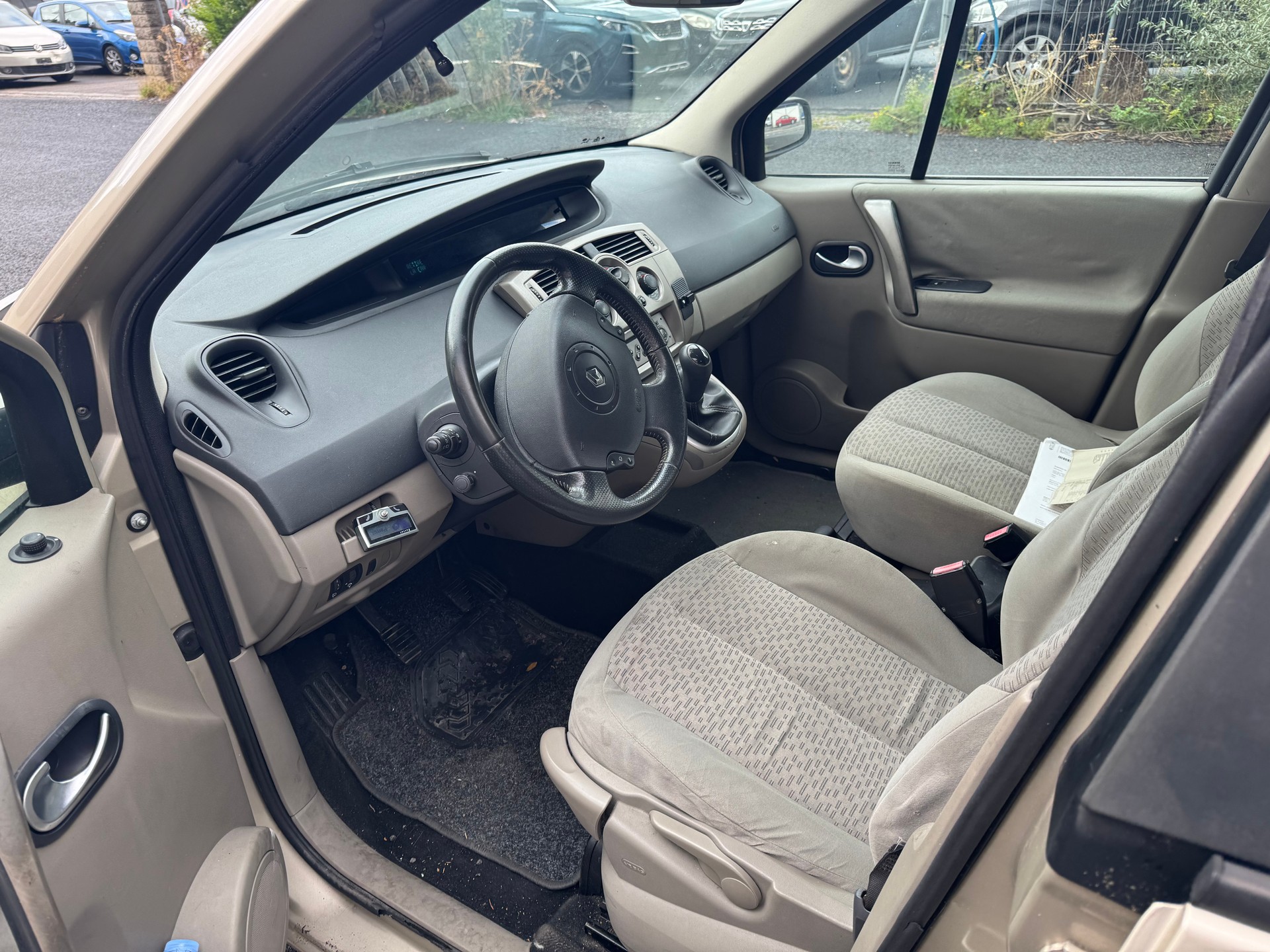 RENAULT SCENIC-image-6
