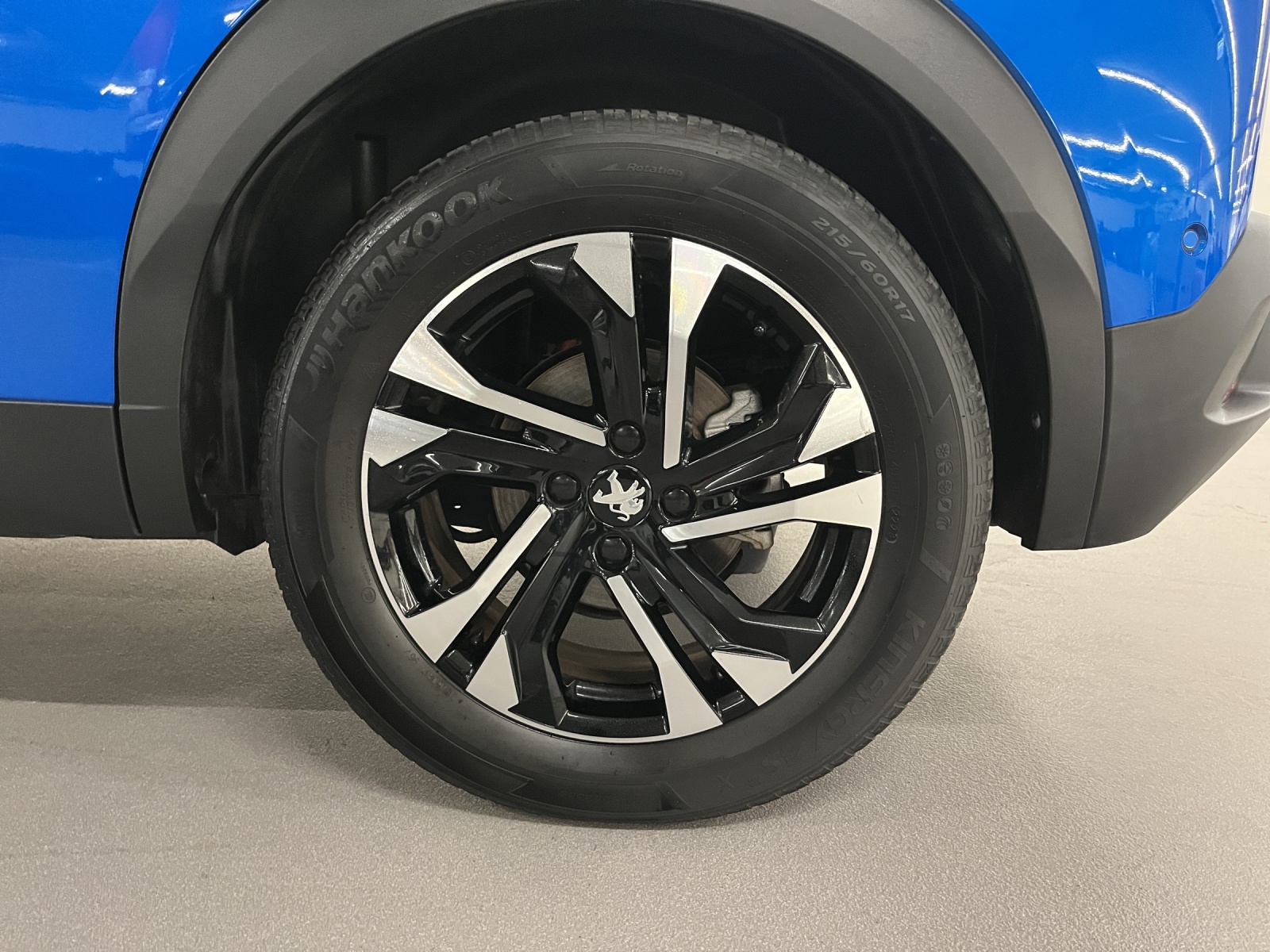 PEUGEOT 2008 e-GT Line-image-16