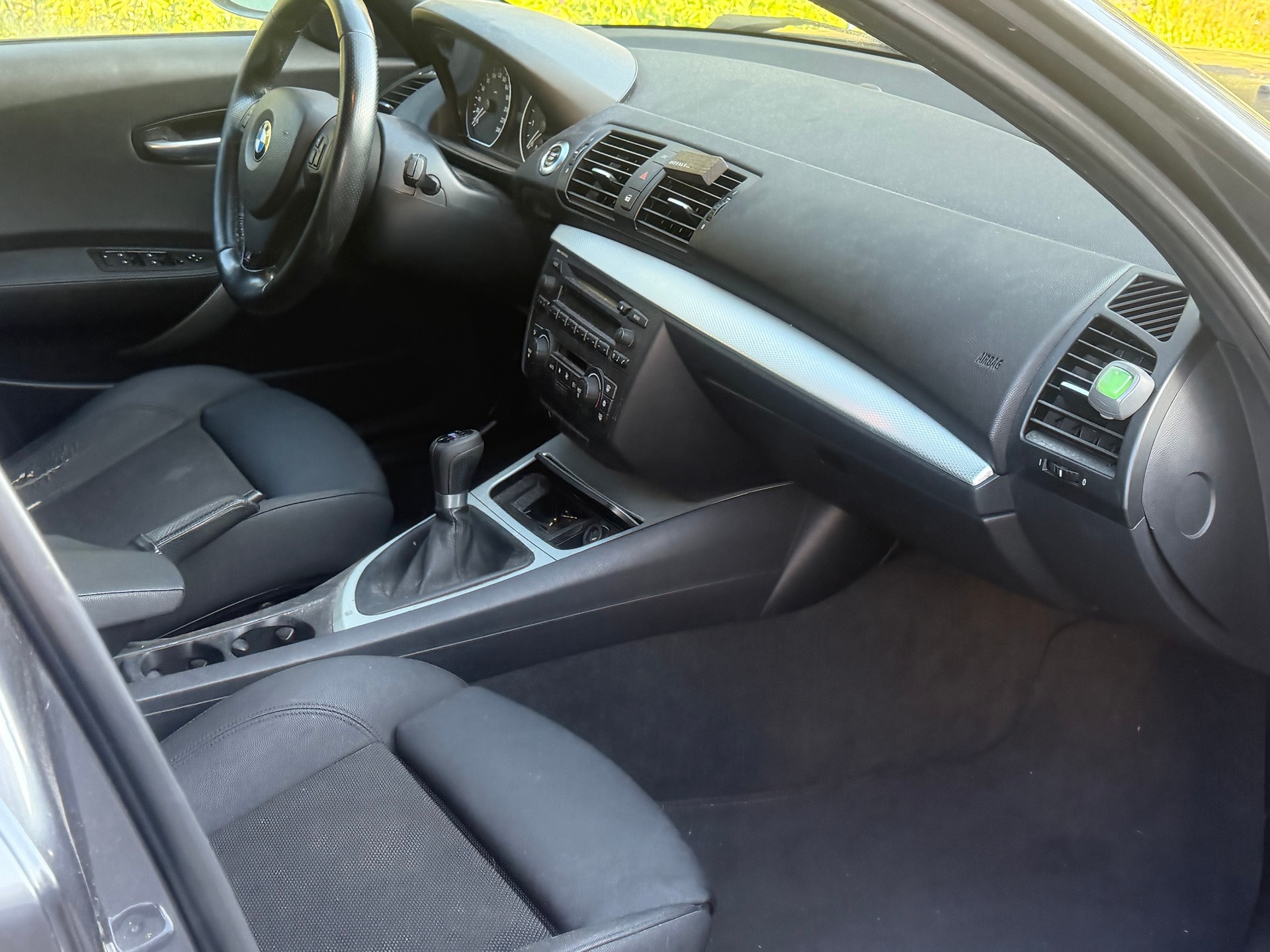 BMW 120i-image-6