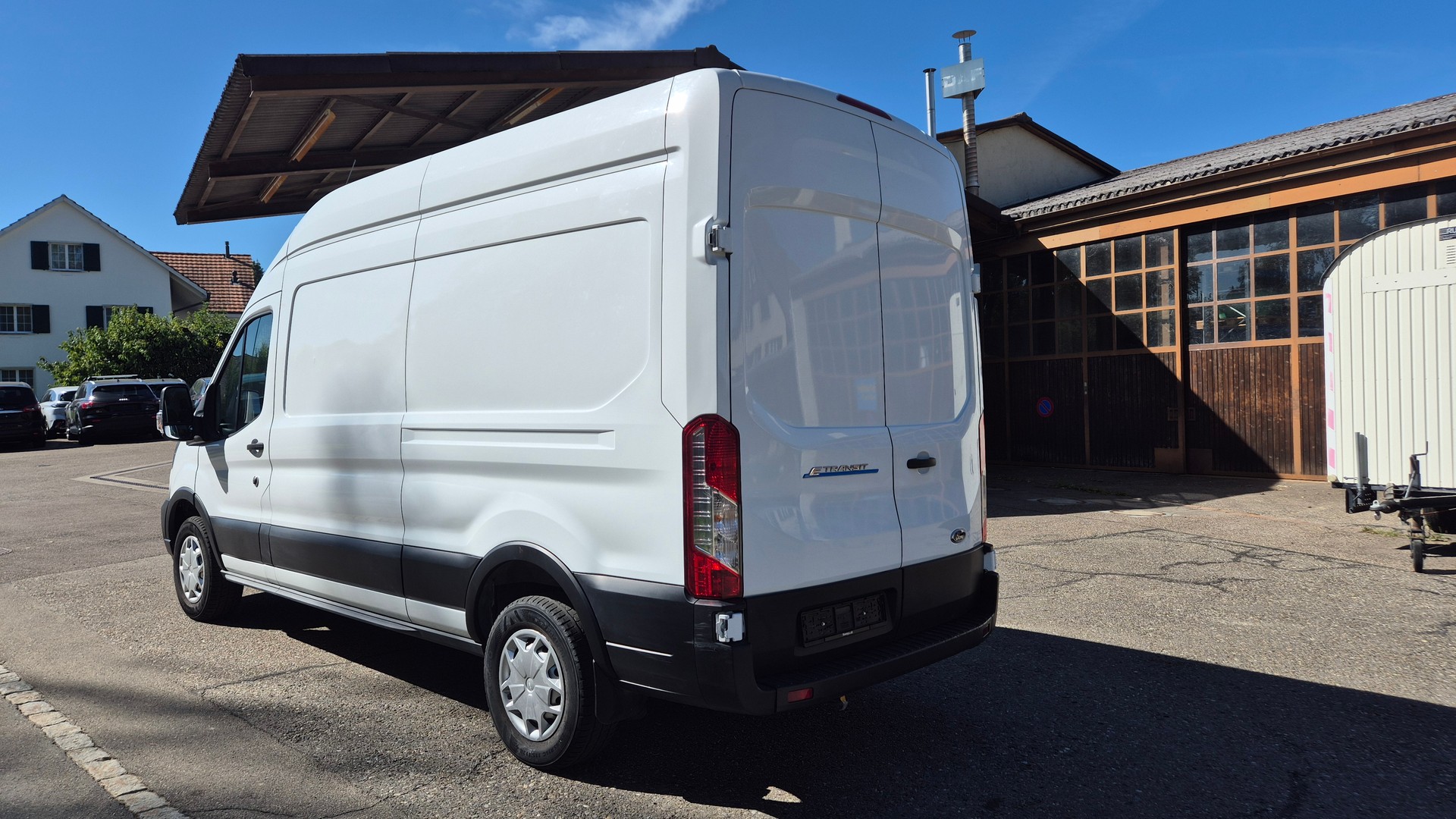FORD E-Transit Van 350 L3 Trend RWD 68kWh-showroom-element-2