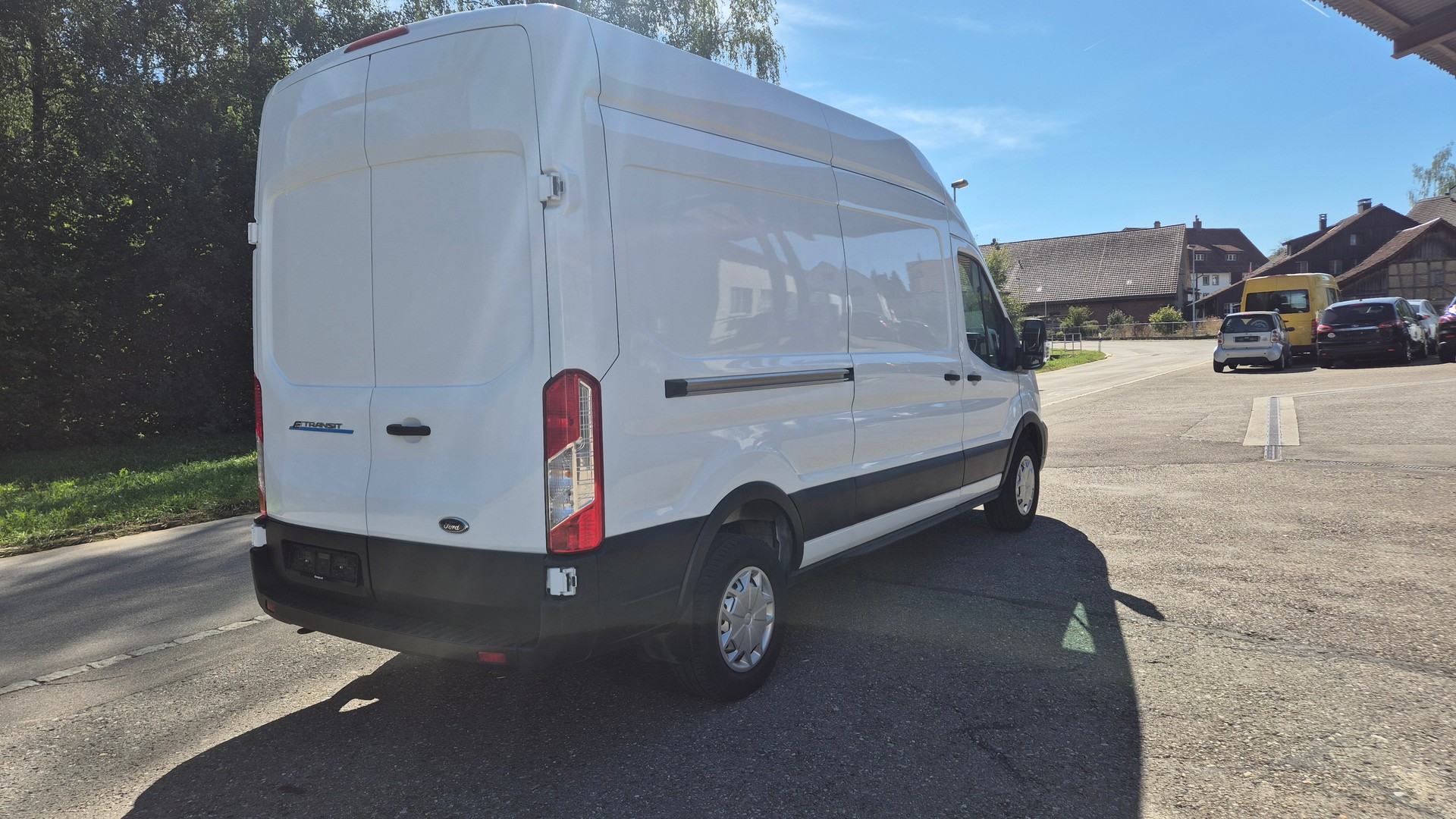 FORD E-Transit Van 350 L3 Trend RWD 68kWh-showroom-element-3