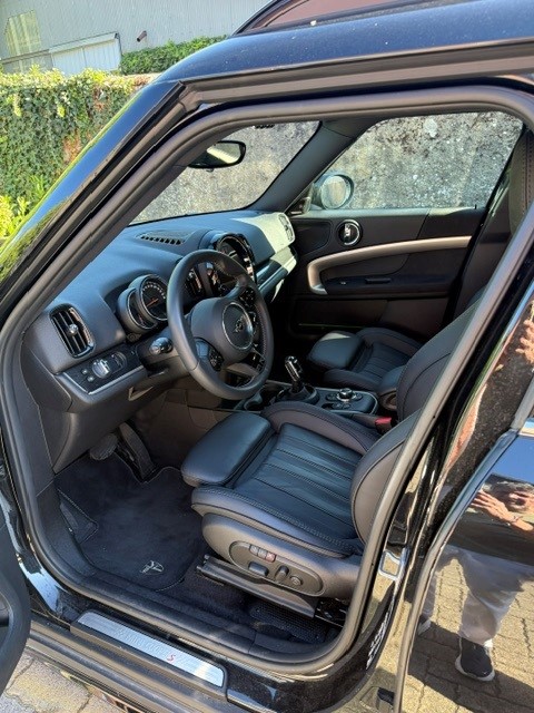 MINI 2.0i Cooper S ALL4-image-3