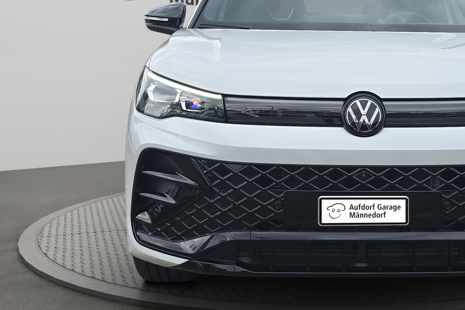 VW Tiguan 2.0 TSI DSG R-Line 4Motion-image-13