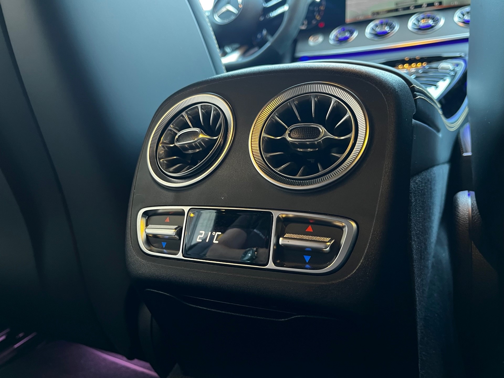 MERCEDES-BENZ AMG GT 63 S 4matic+-image-20