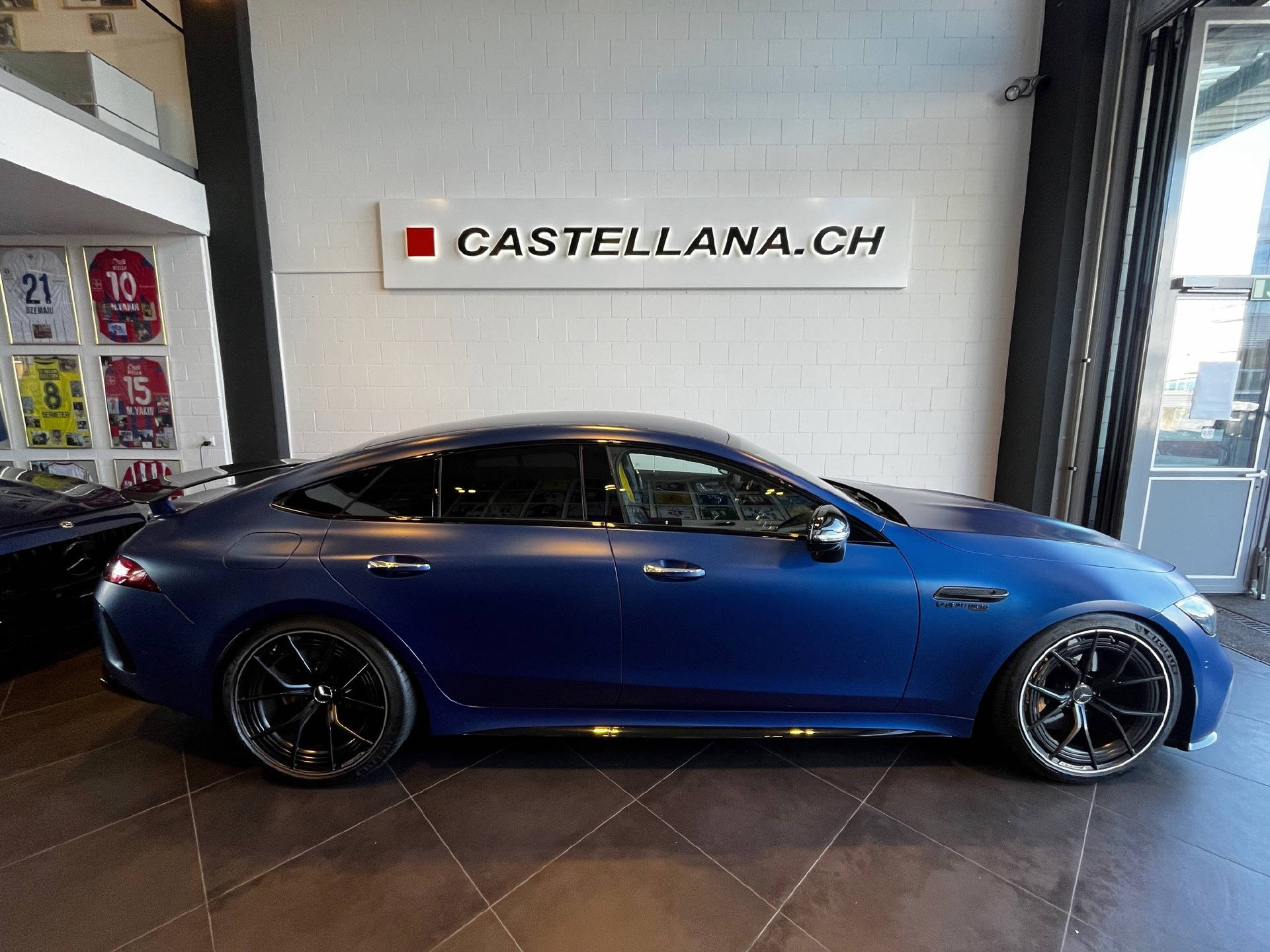 MERCEDES-BENZ AMG GT 63 S 4matic+-image-4