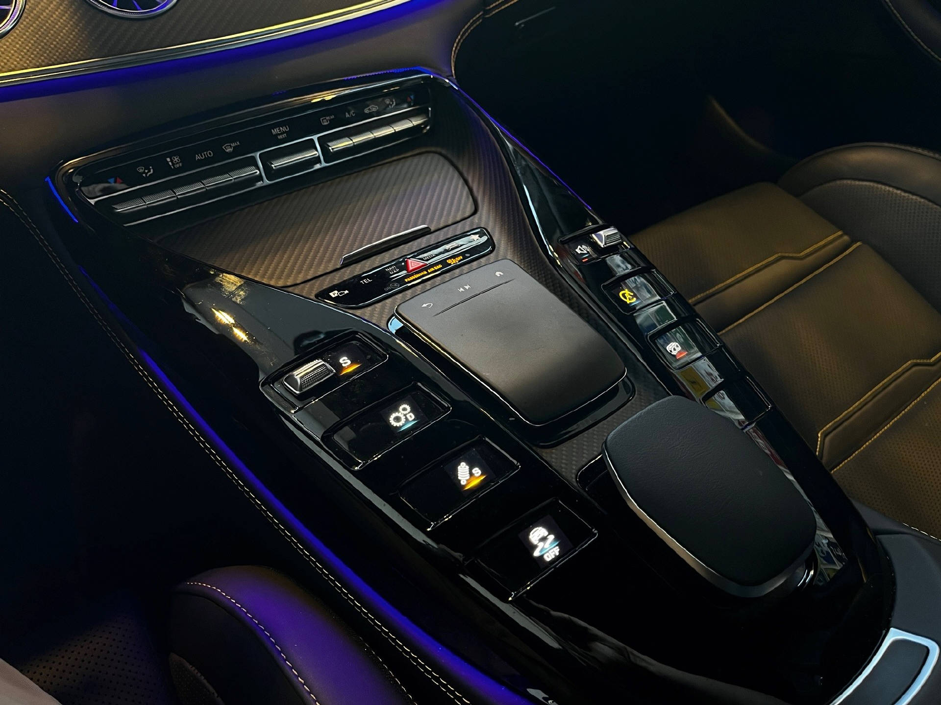 MERCEDES-BENZ AMG GT 63 S 4matic+-image-19