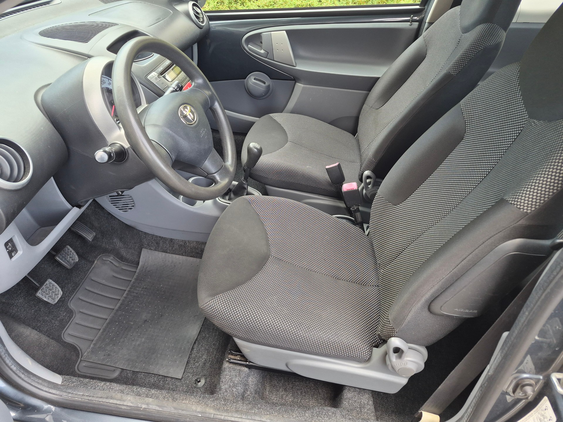 TOYOTA Aygo 1.0 Linea Luna-image-5