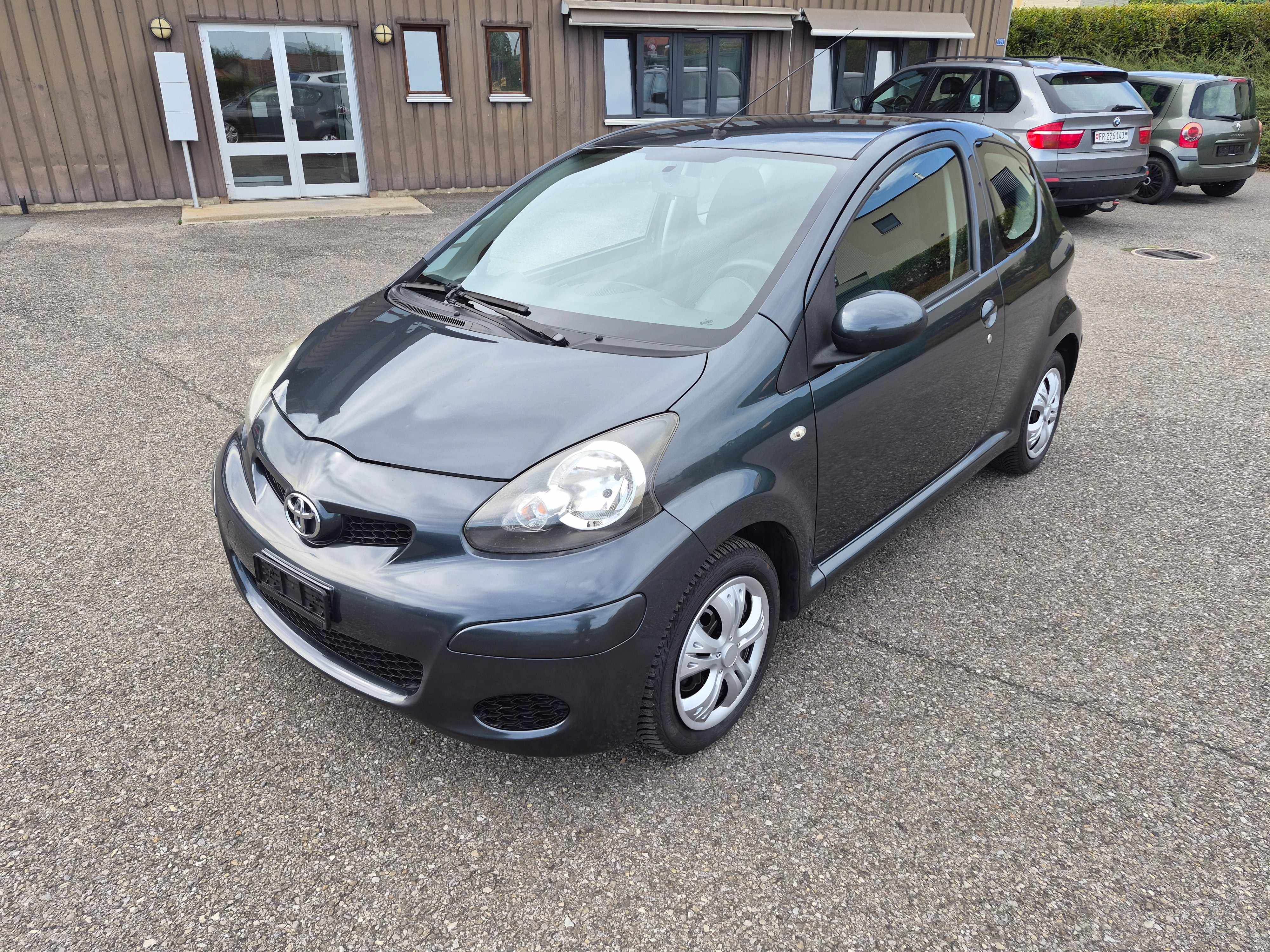 TOYOTA Aygo 1.0 Linea Luna — slika 1