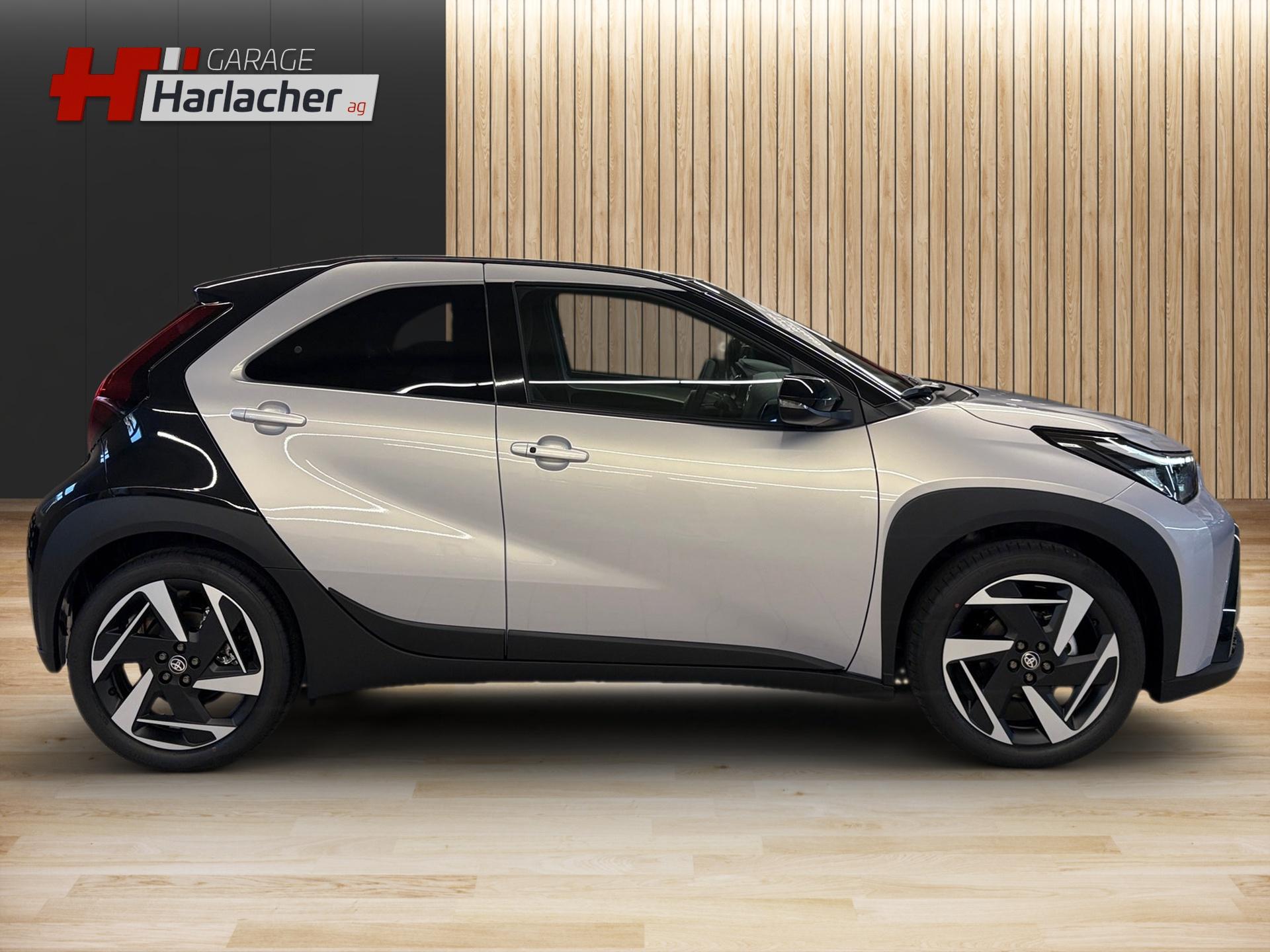 TOYOTA Aygo X 1.5 VVT-i HSD Style-image-3