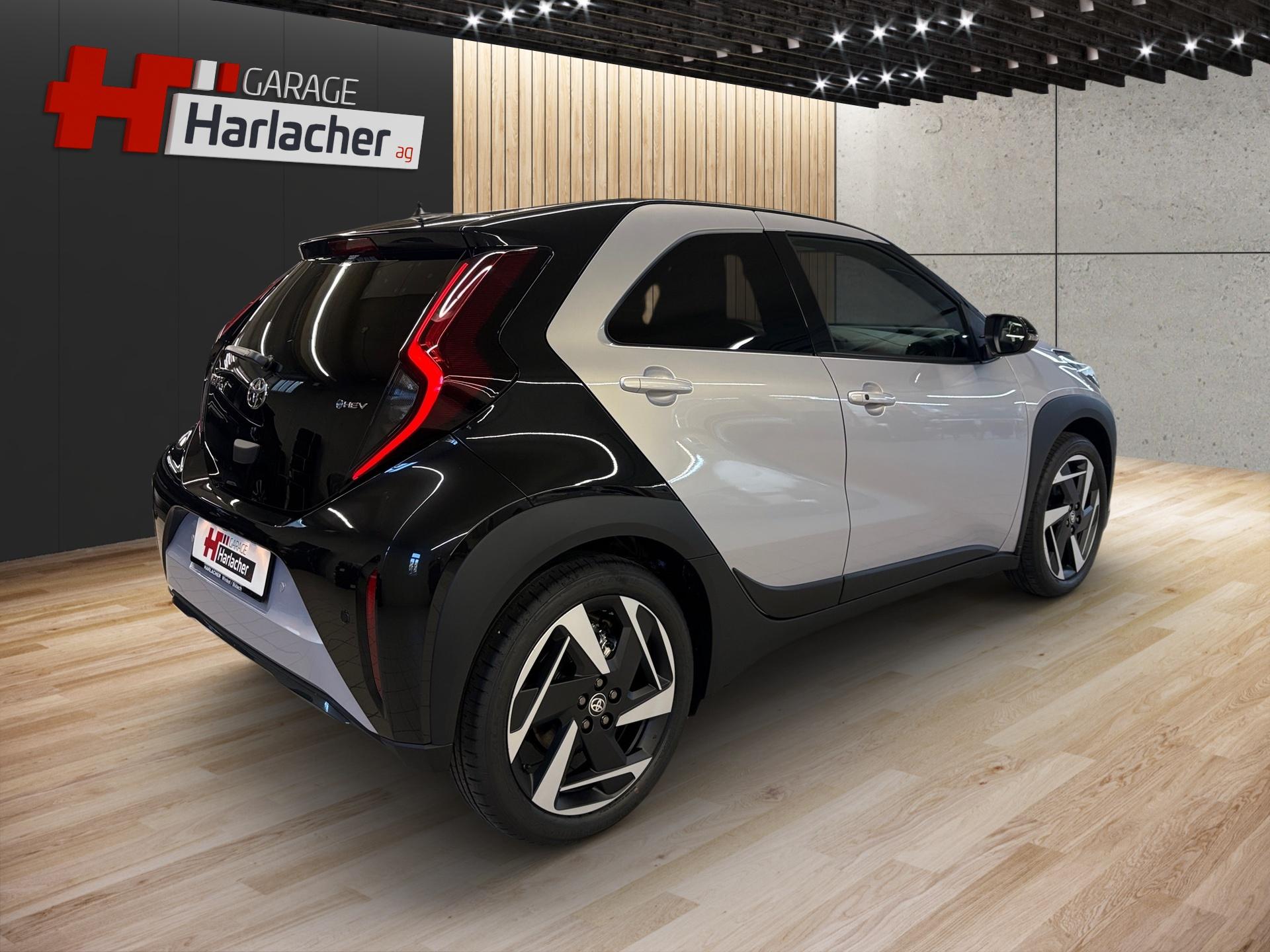 TOYOTA Aygo X 1.5 VVT-i HSD Style-image-4