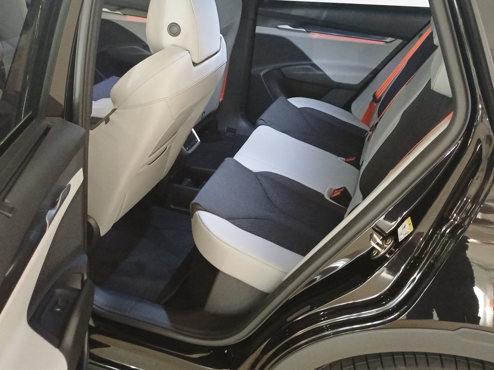 SKODA Elroq 85 Selection-image-11