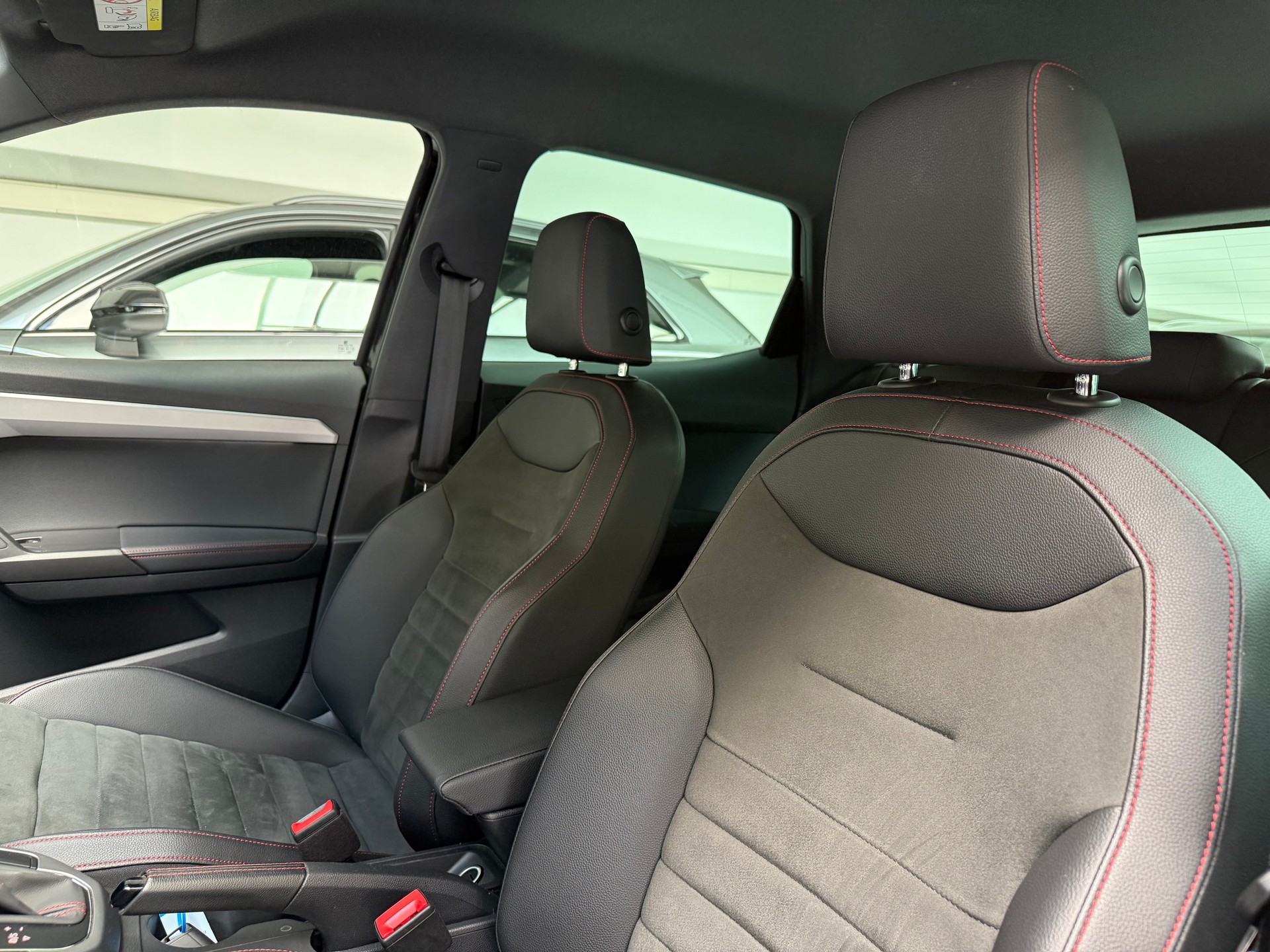 SEAT Arona 1.0 TSI Eco Hola FR DSG-image-9