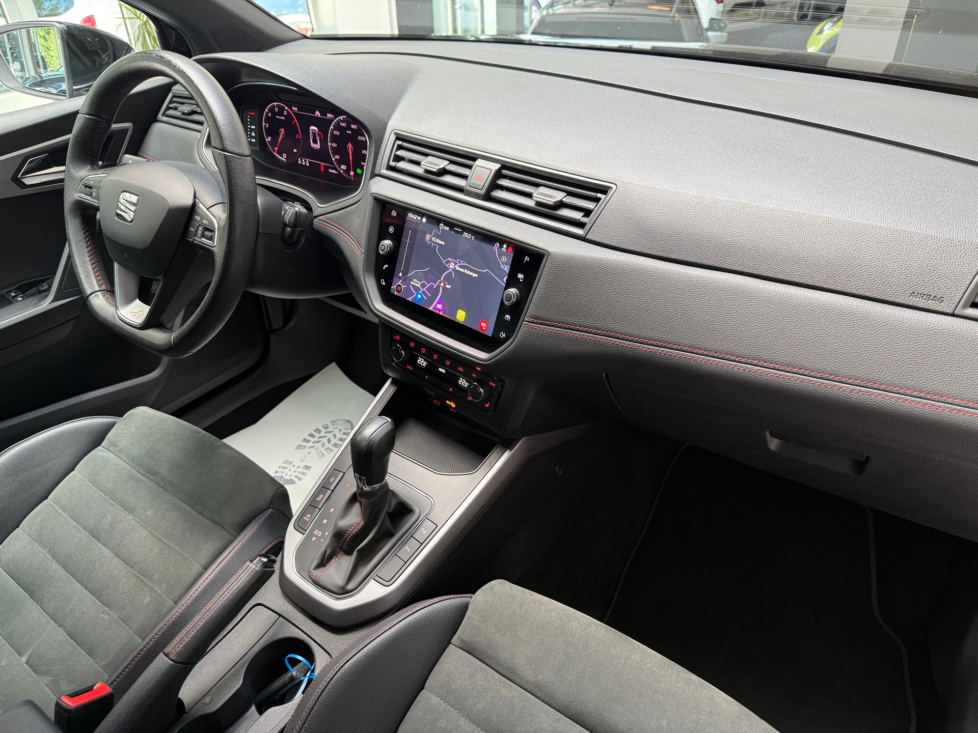 SEAT Arona 1.0 TSI Eco Hola FR DSG-image-8