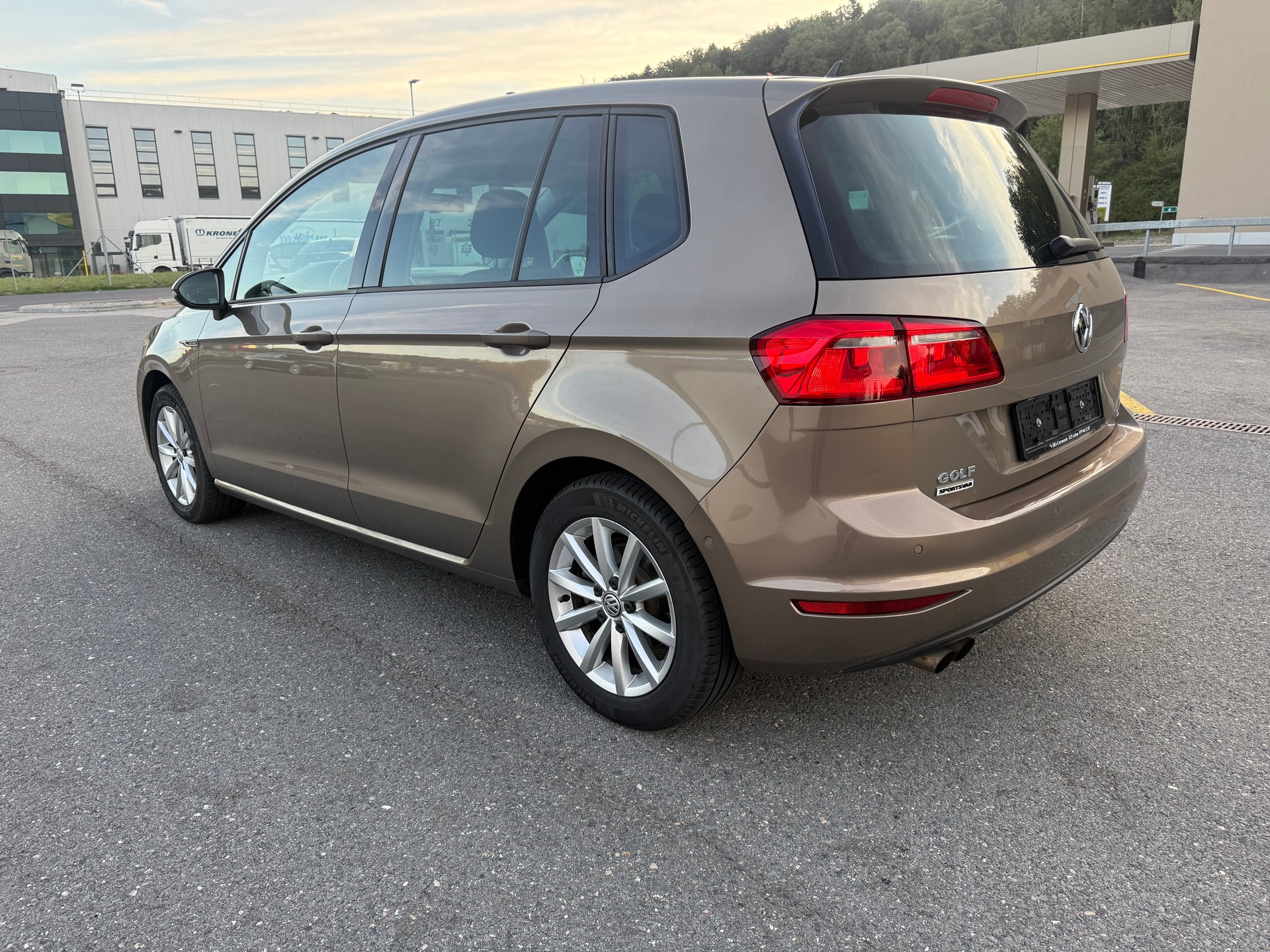 VW Golf Sportsvan 1.4 TSI Lounge DSG-image-1