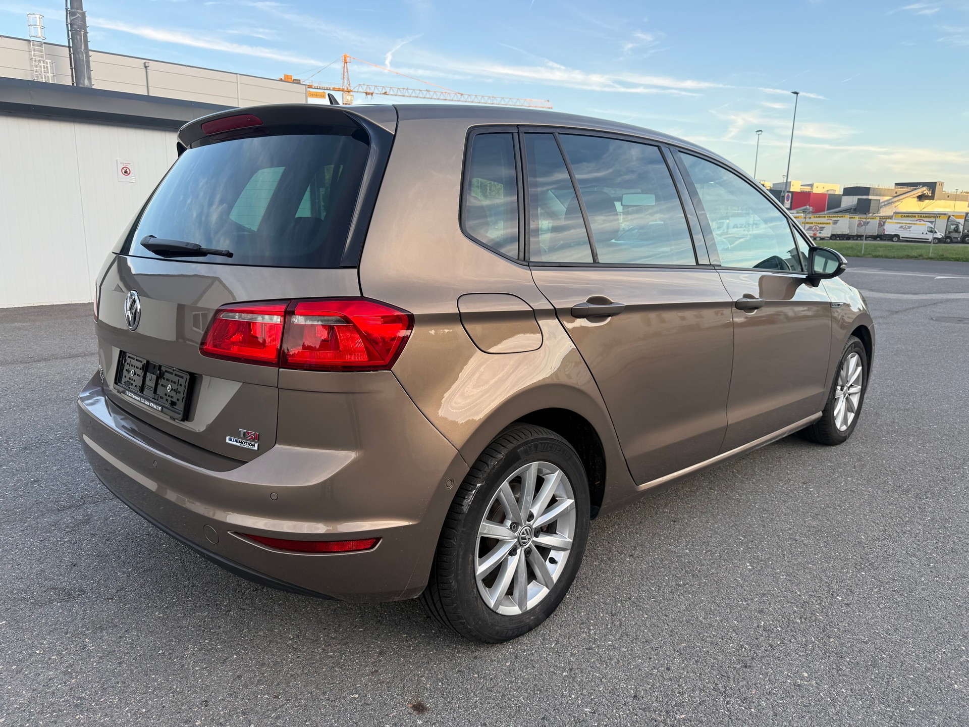VW Golf Sportsvan 1.4 TSI Lounge DSG-image-2