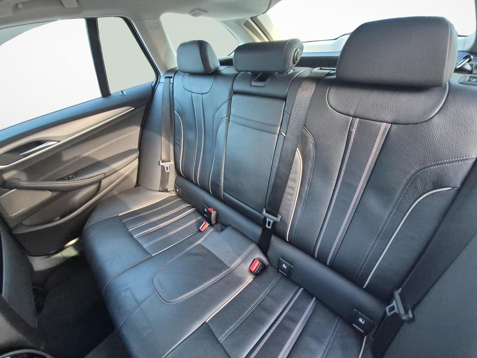 BMW 520d xDrive Touring-image-10