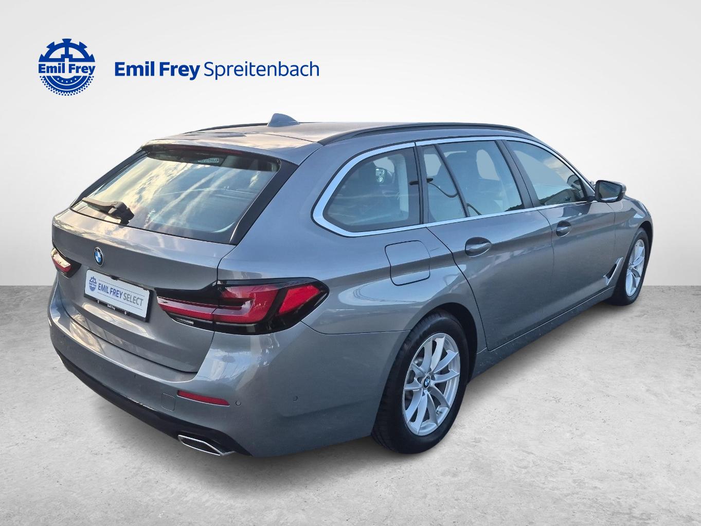 BMW 520d xDrive Touring-image-4